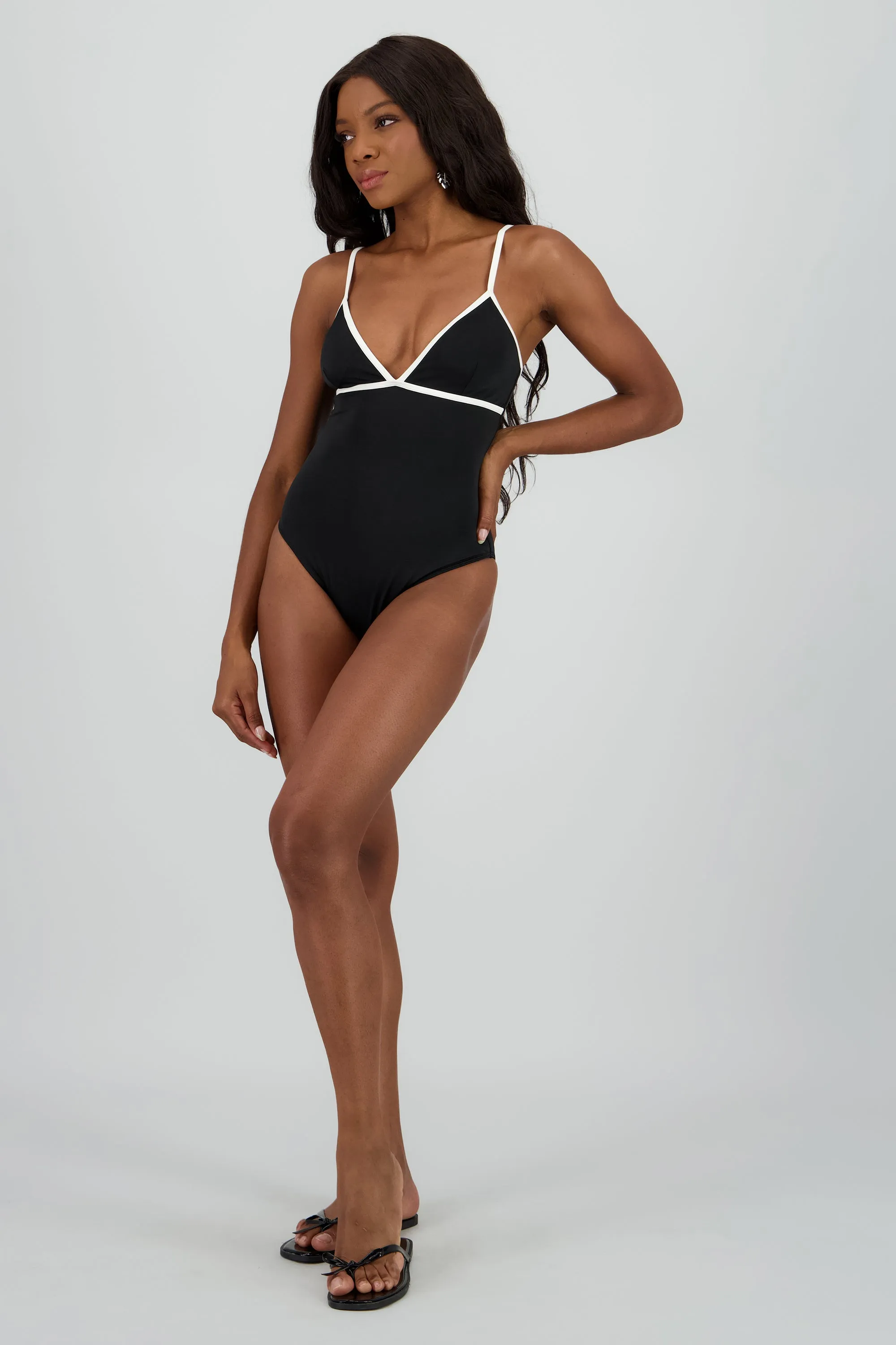 Traje de baño contrastes sold by Shasa product image thumbnail 2