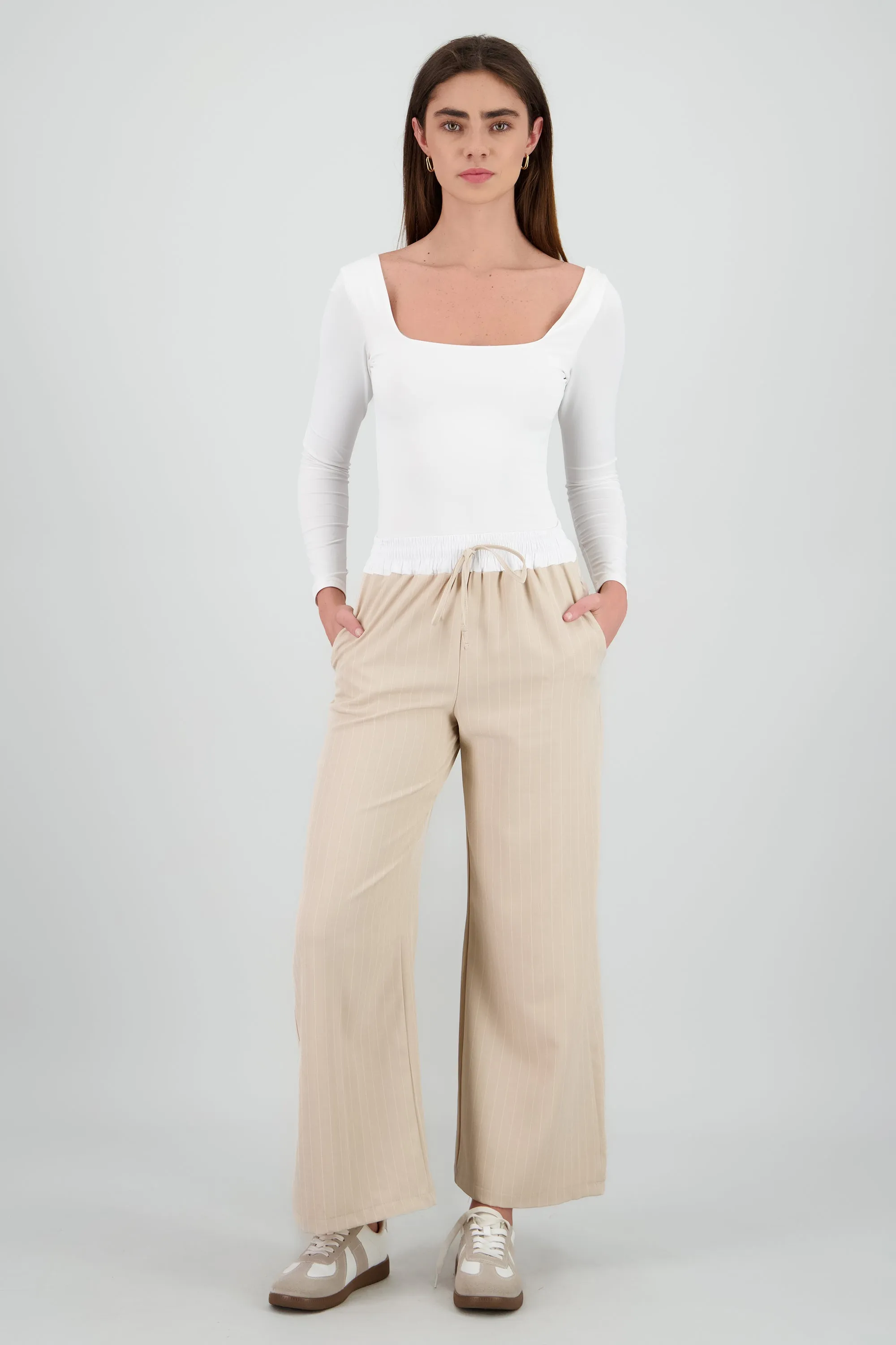 Pantalon amplio pretina en contraste sold by Shasa