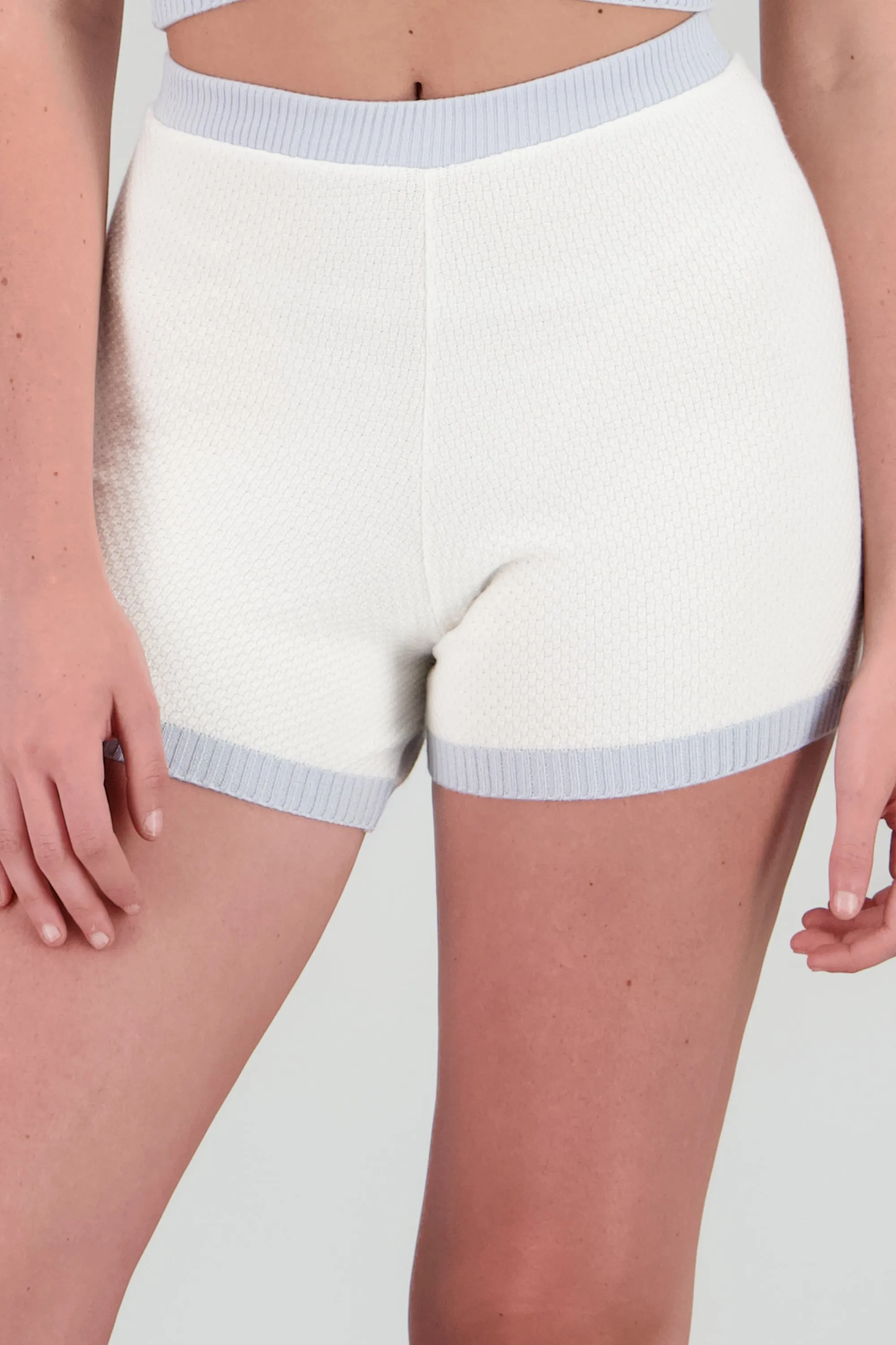 Short mini rayas tejido contraste sold by Shasa product image thumbnail 5