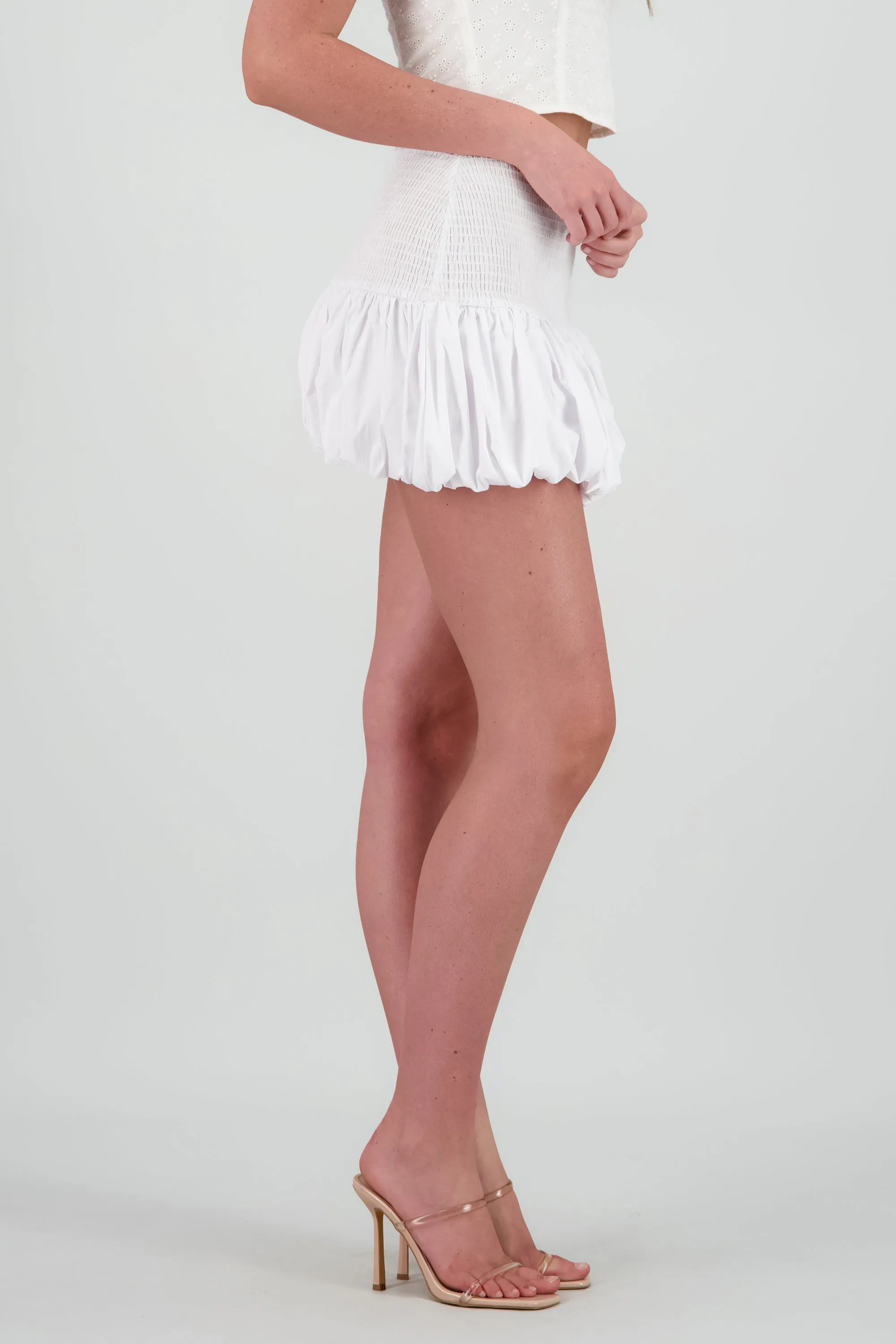 Falda mini globo con detalle de smock en pretina sold by Shasa product image thumbnail 3