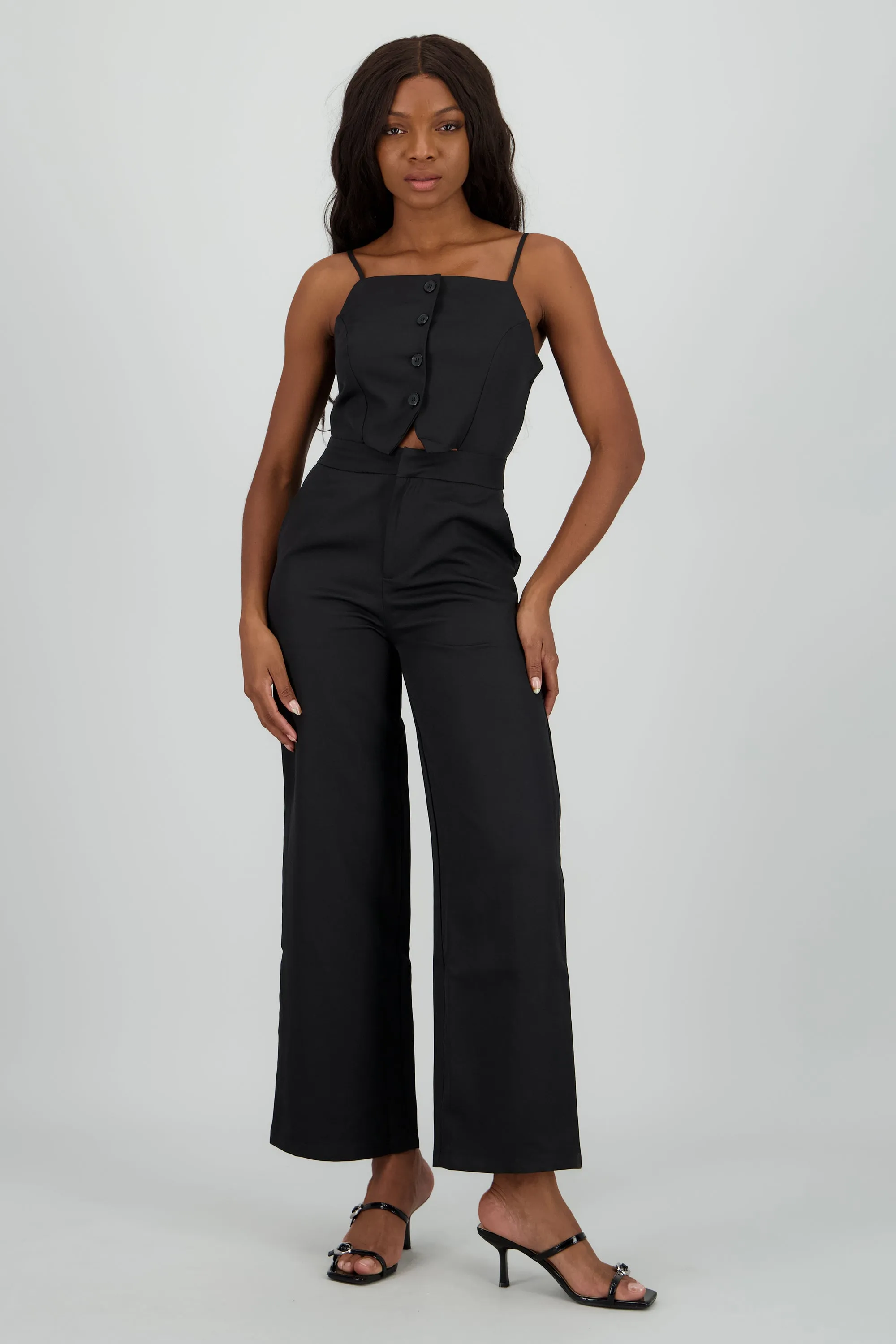 Jumpsuit con botones sold by Shasa