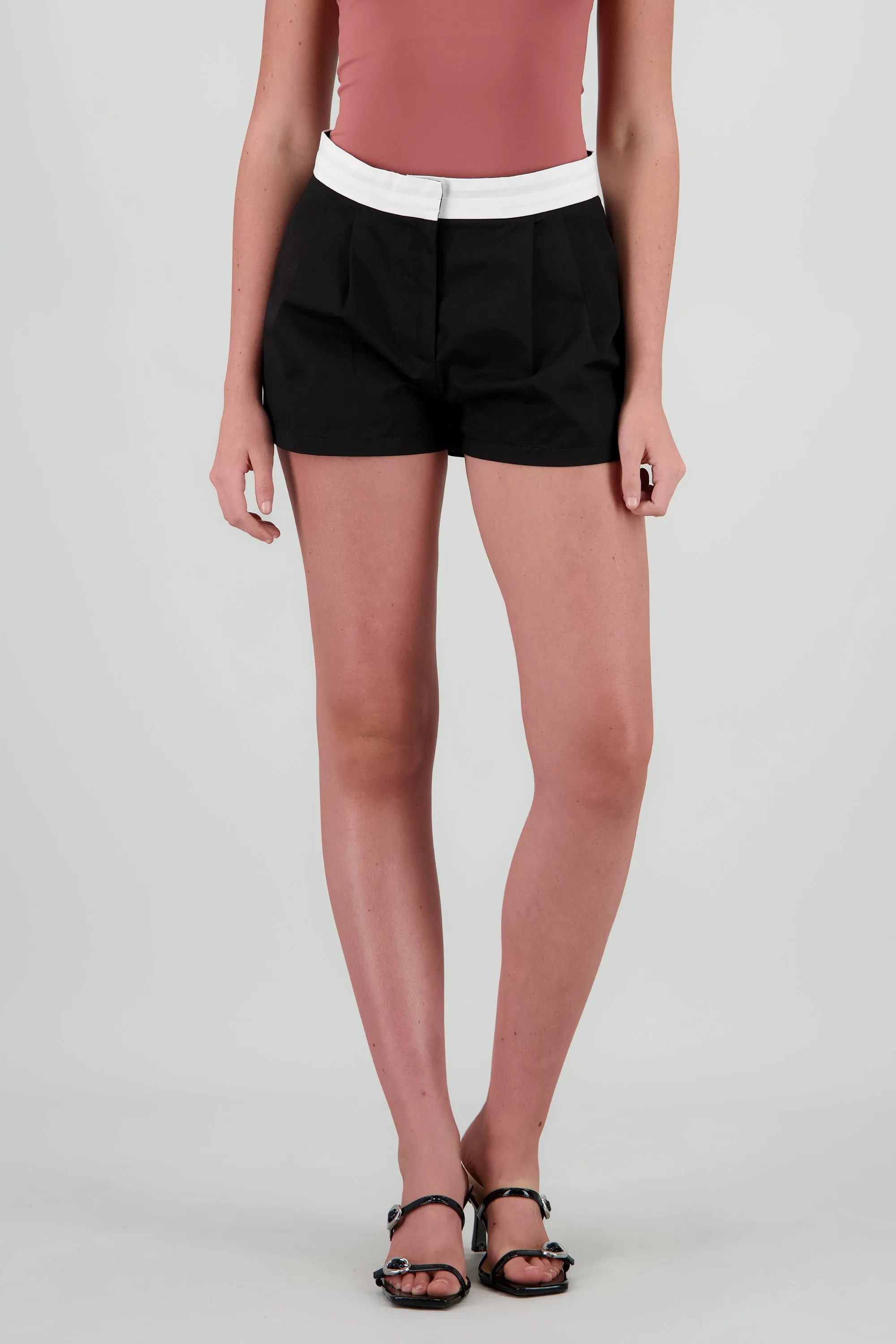 Shorts con pinzas doble pretina sold by Shasa product image thumbnail 2