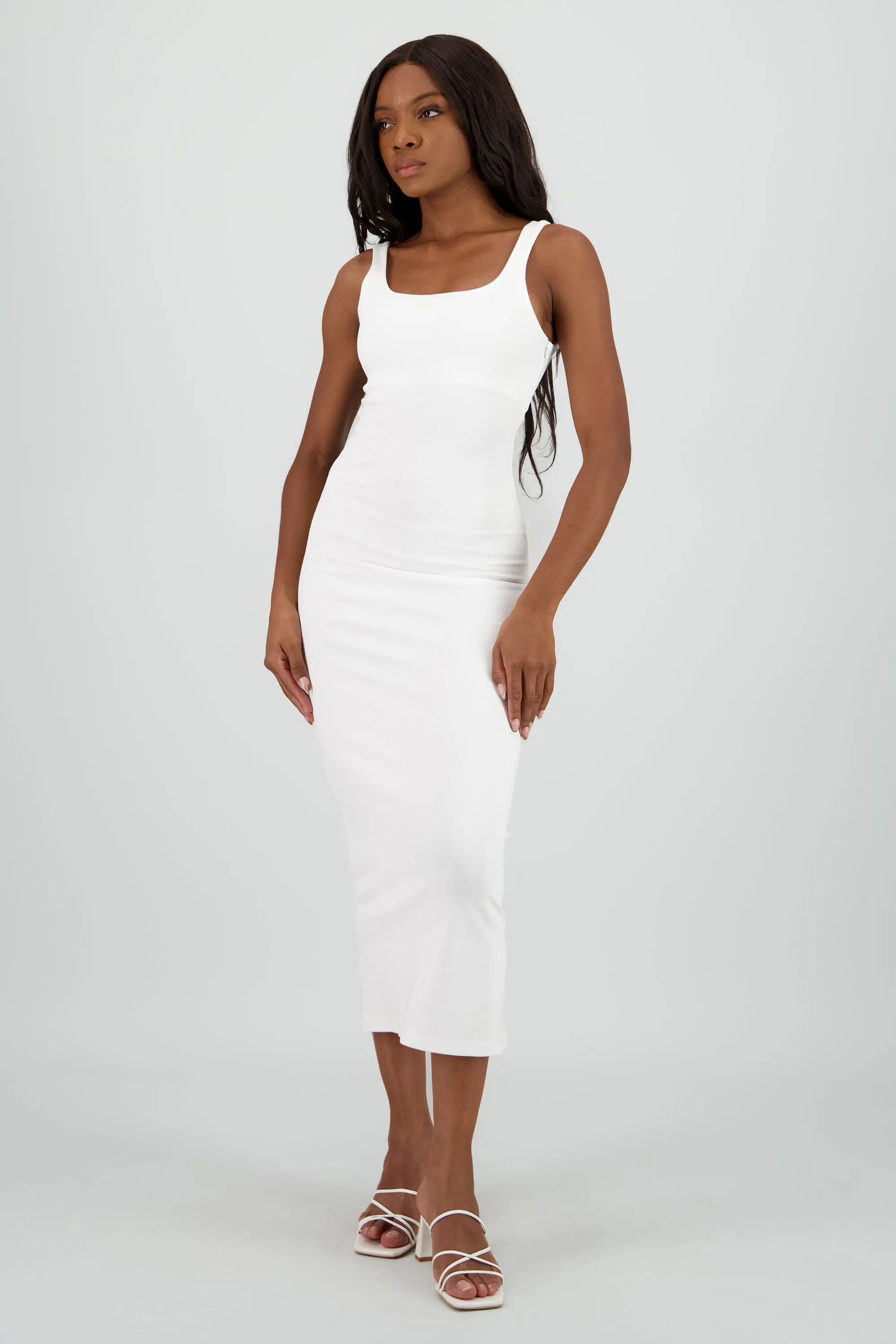 Vestido maxi entallado escote cuadrado sold by Shasa