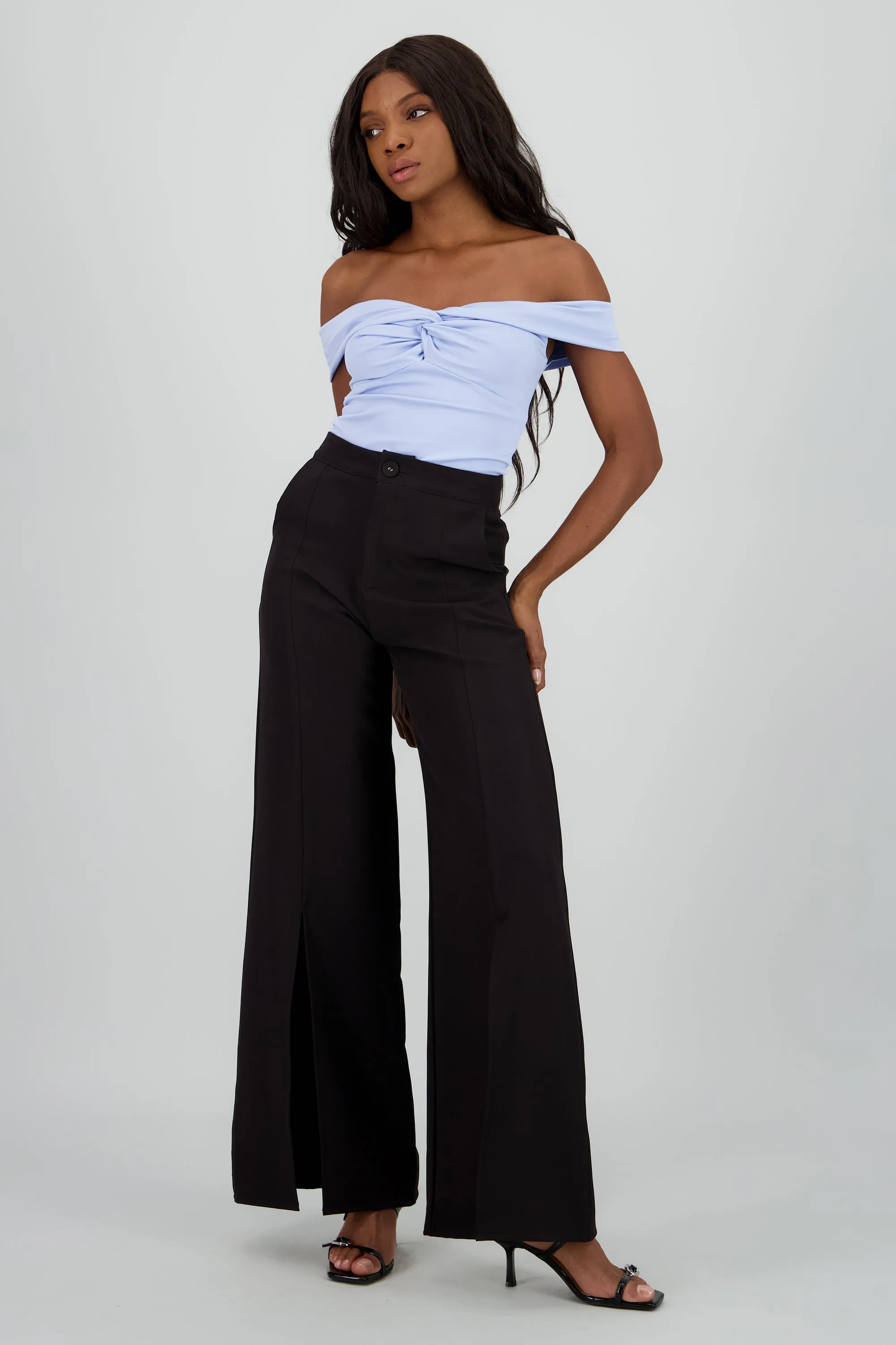 Pantalon flared aberturas sold by Shasa