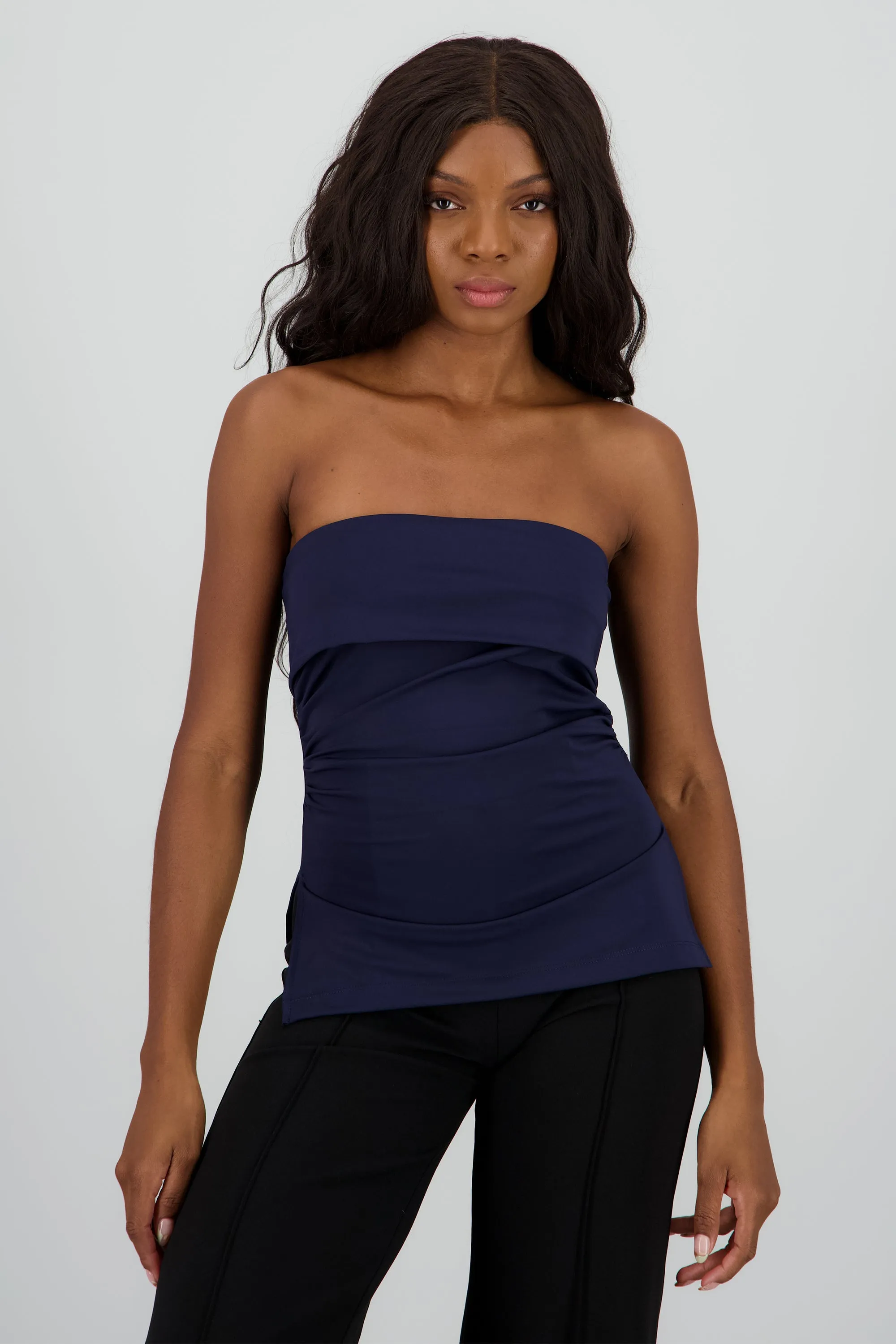 Top tubo con dobles escote sold by Shasa