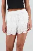 Shorts con detalle de pliegues bordado sold by Shasa