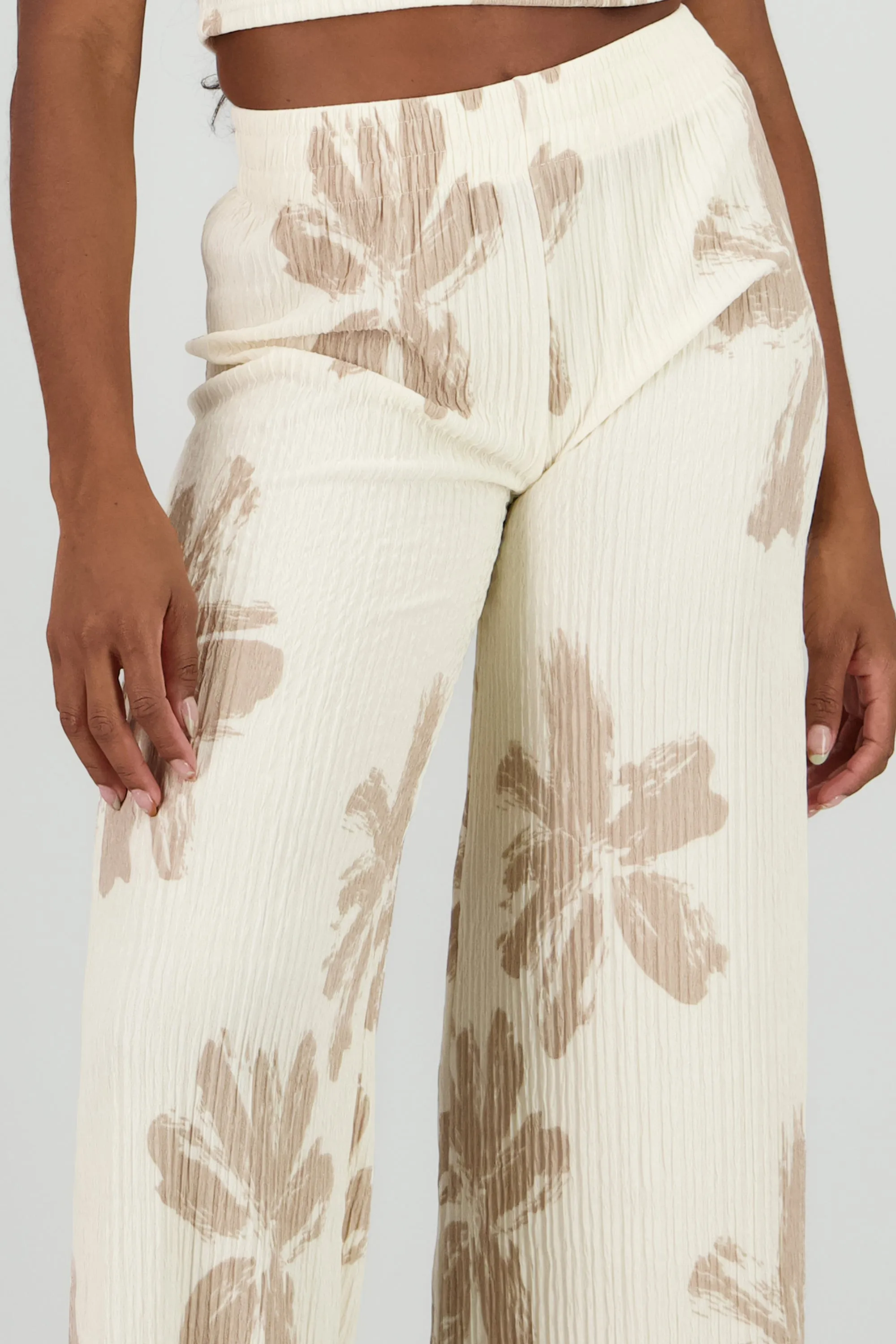Pantalon amplio textura flores sold by Shasa product image thumbnail 5