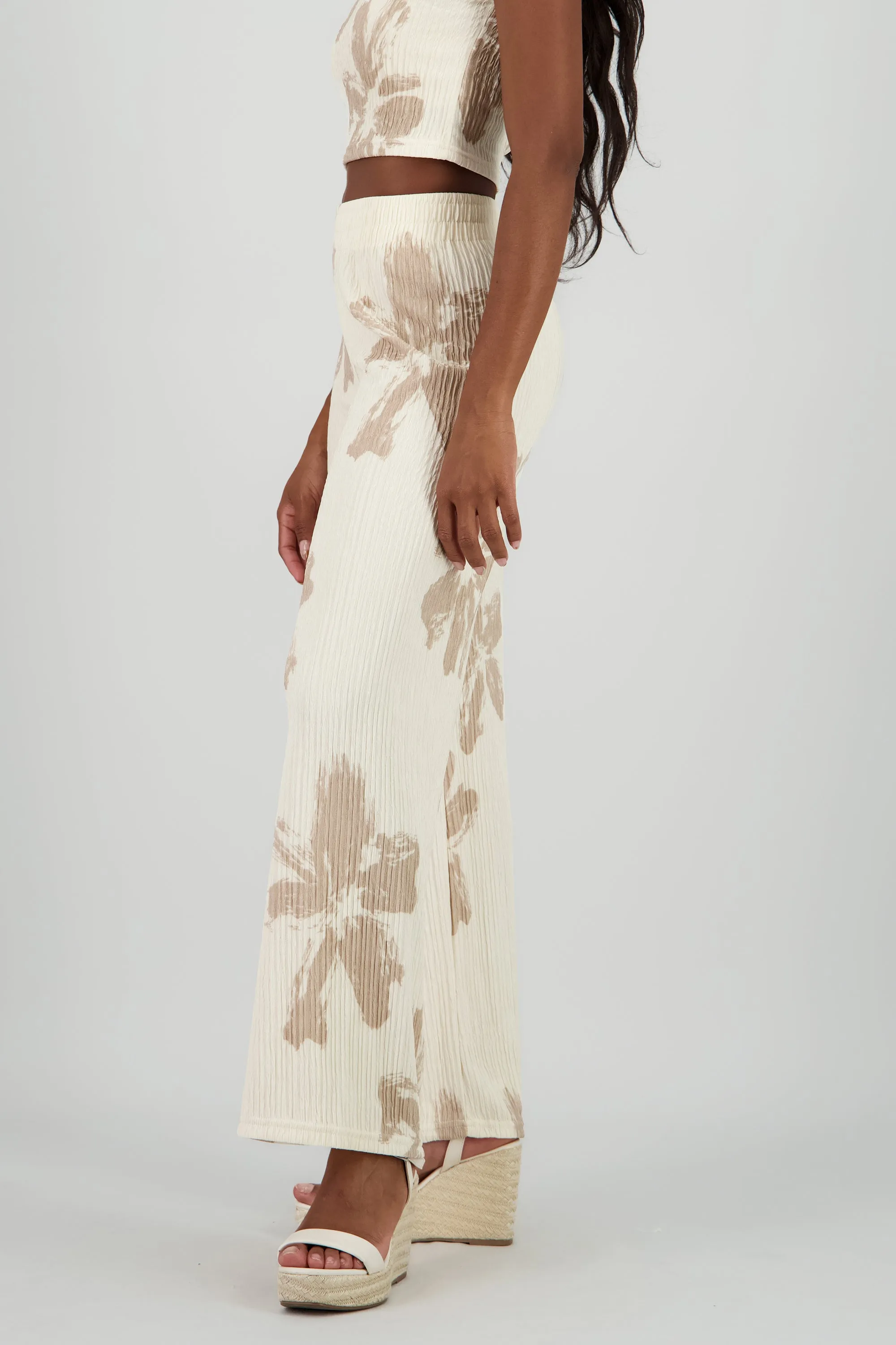 Pantalon amplio textura flores sold by Shasa product image thumbnail 3