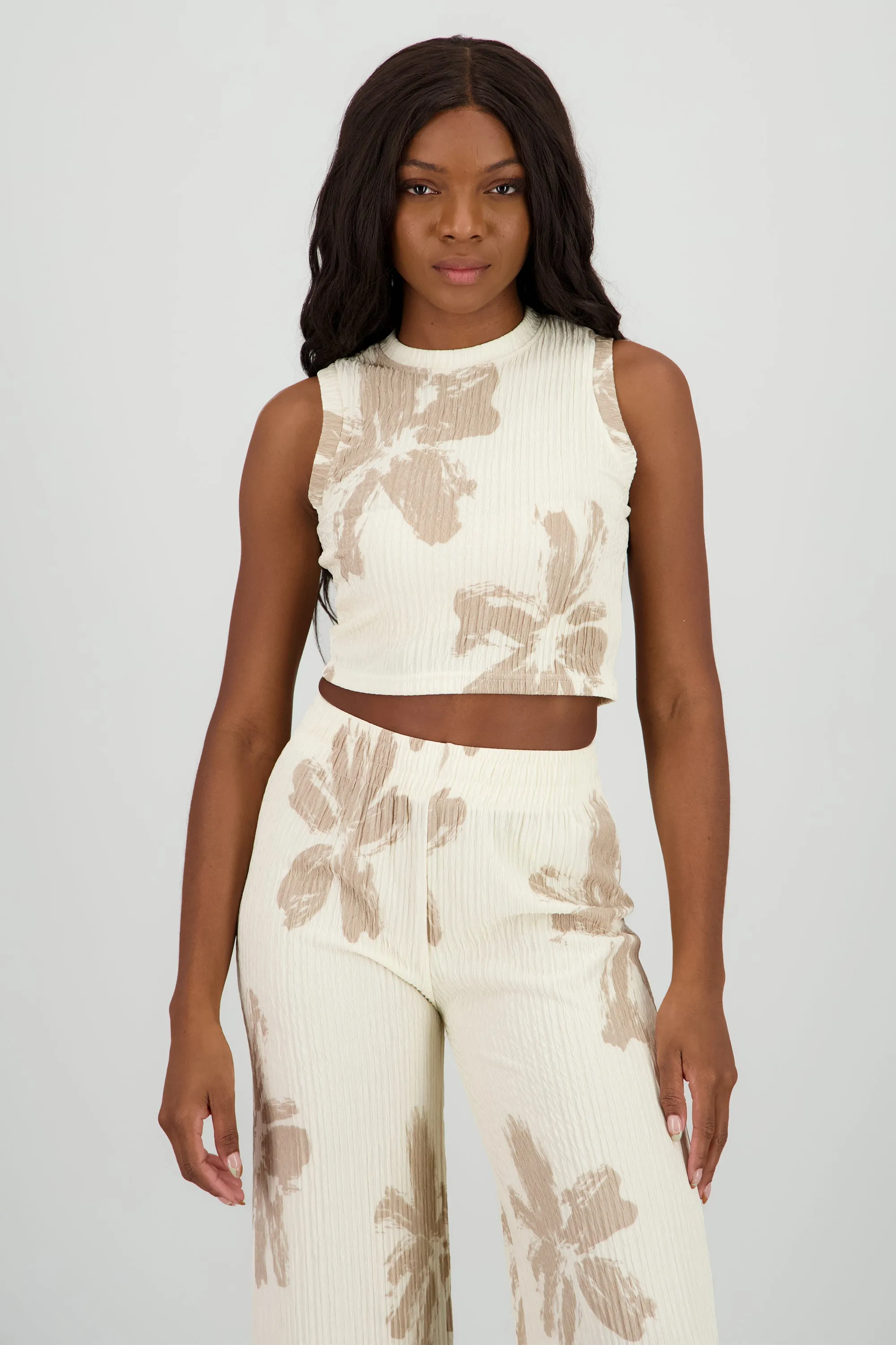 Top sin manga textura flores sold by Shasa