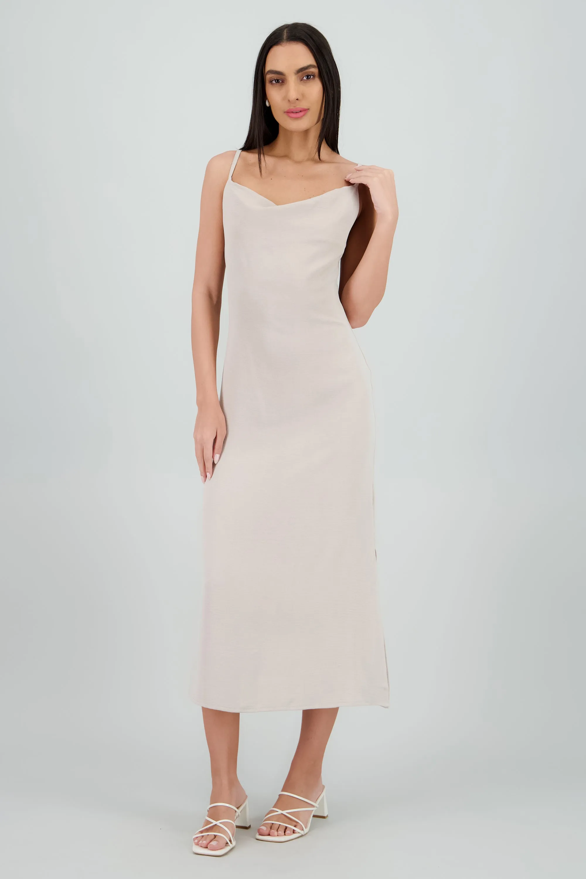 Vestido maxi fluido con tirantes sold by Shasa product image thumbnail 2