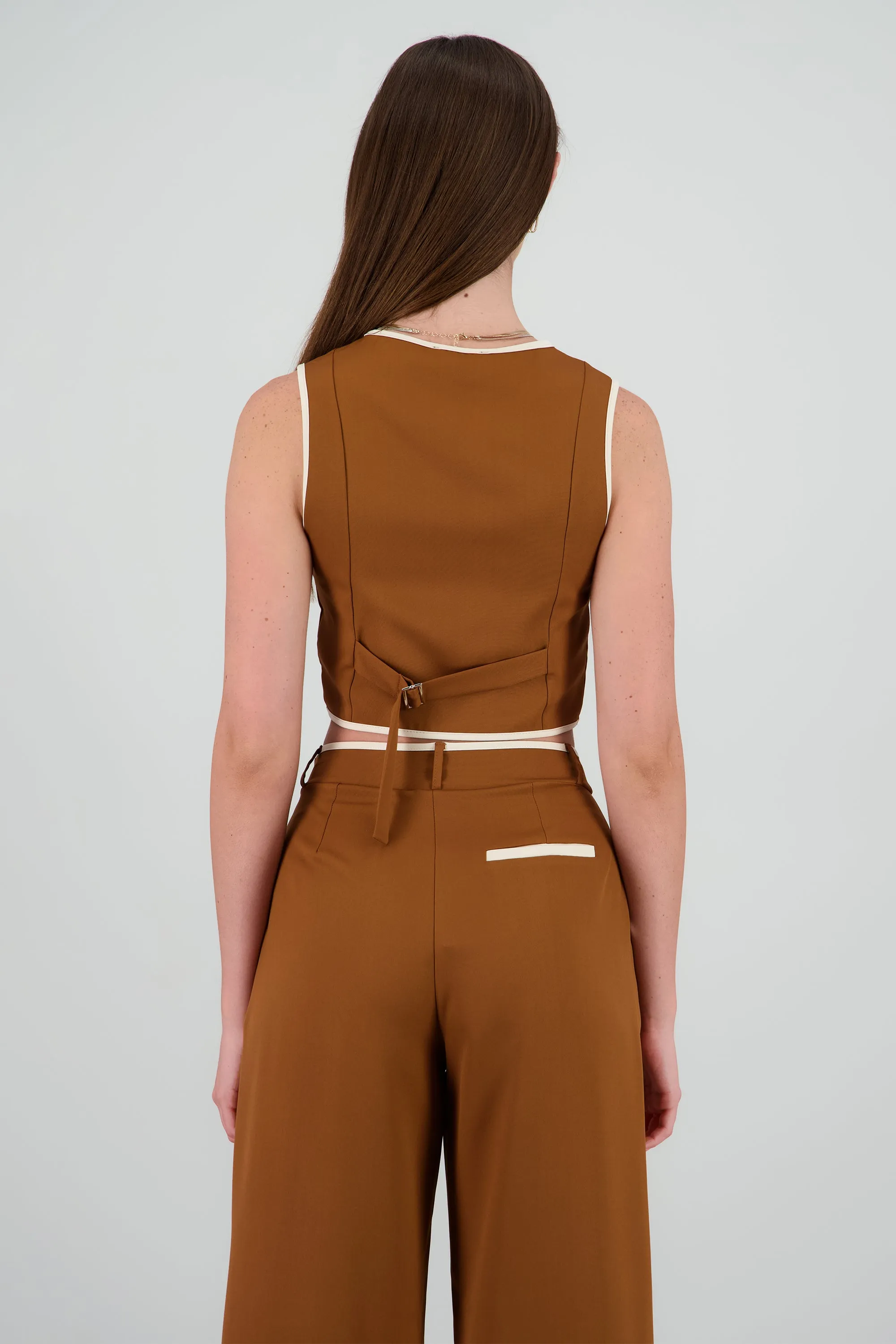 Chaleco detalle contraste cruzado 2 botones Hyp sold by Shasa product image thumbnail 4