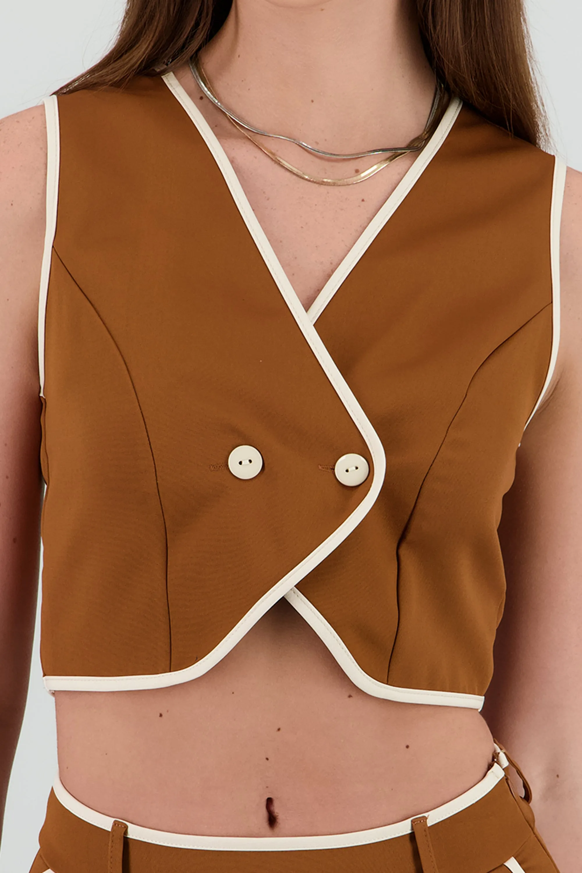 Chaleco detalle contraste cruzado 2 botones Hyp sold by Shasa product image thumbnail 5