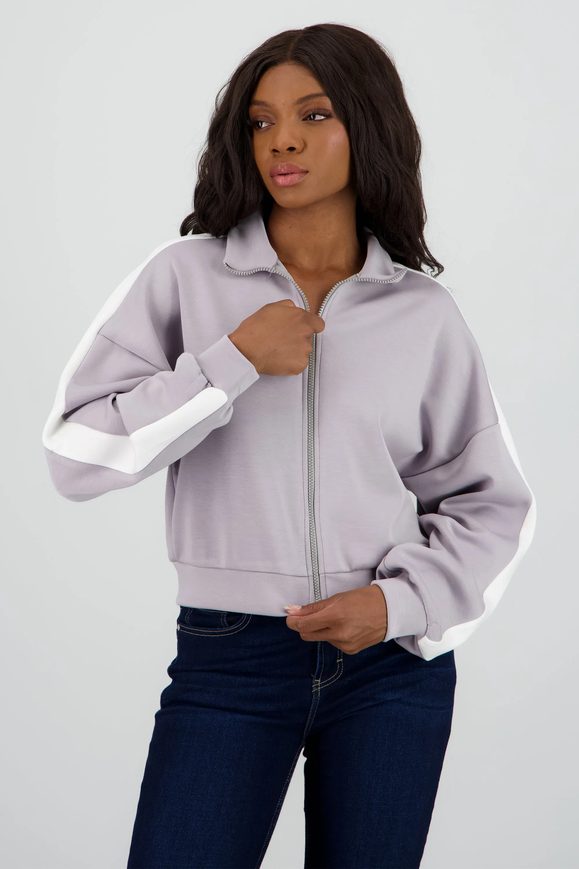 Chamarra ligera contraste sold by Shasa product image thumbnail 2