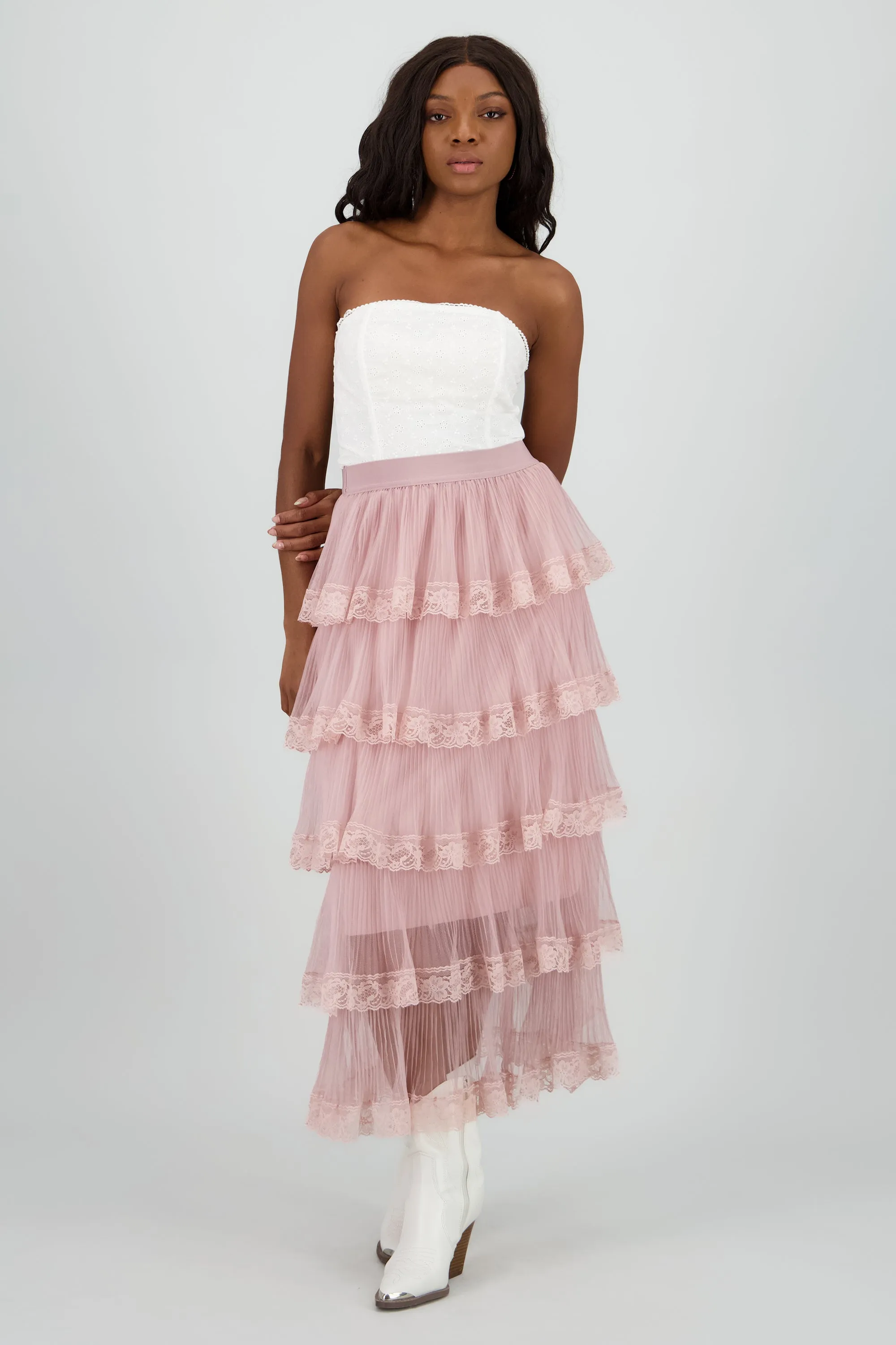 Falda midi olanes sold by Shasa