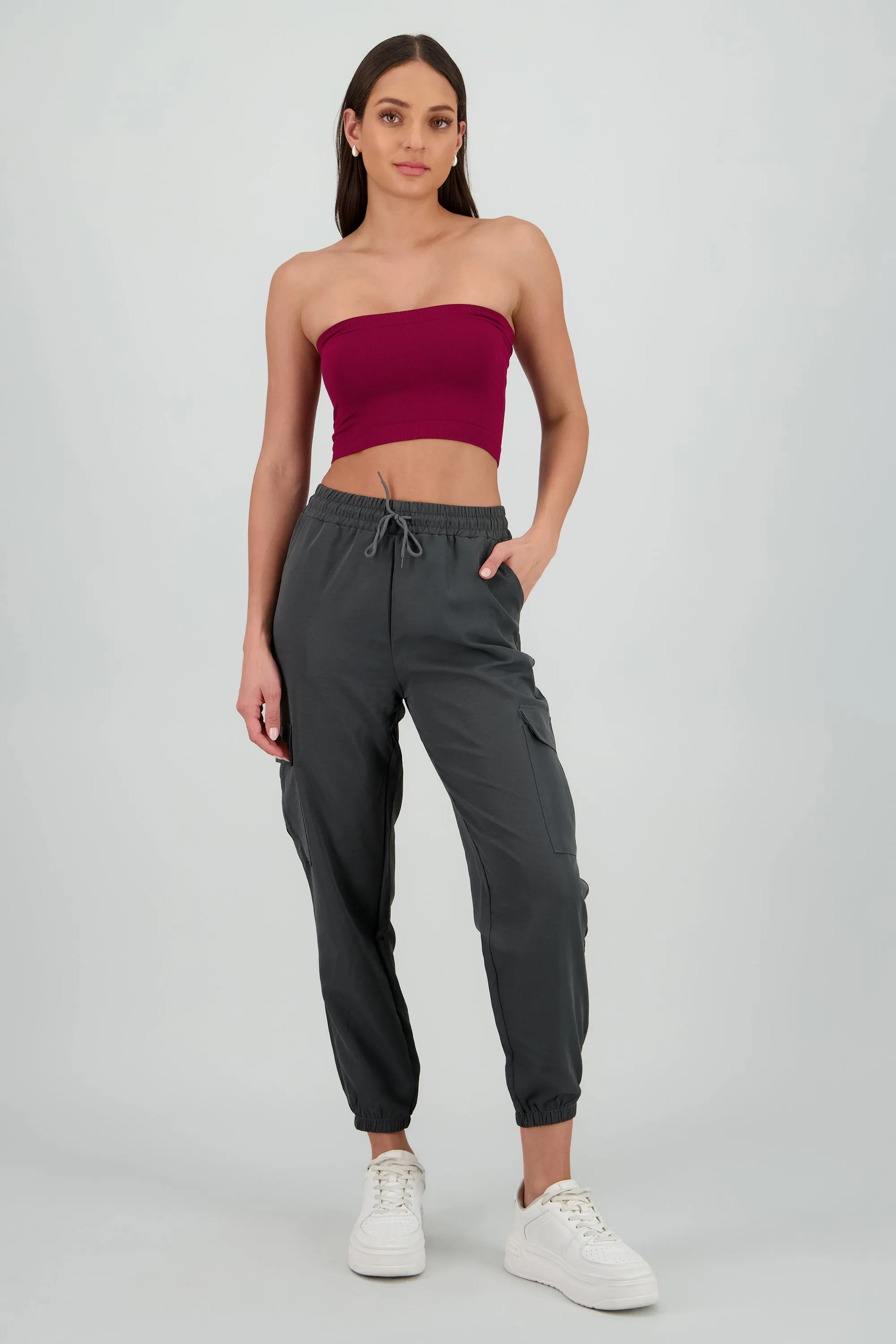 Cargo jogger liso sold by Shasa