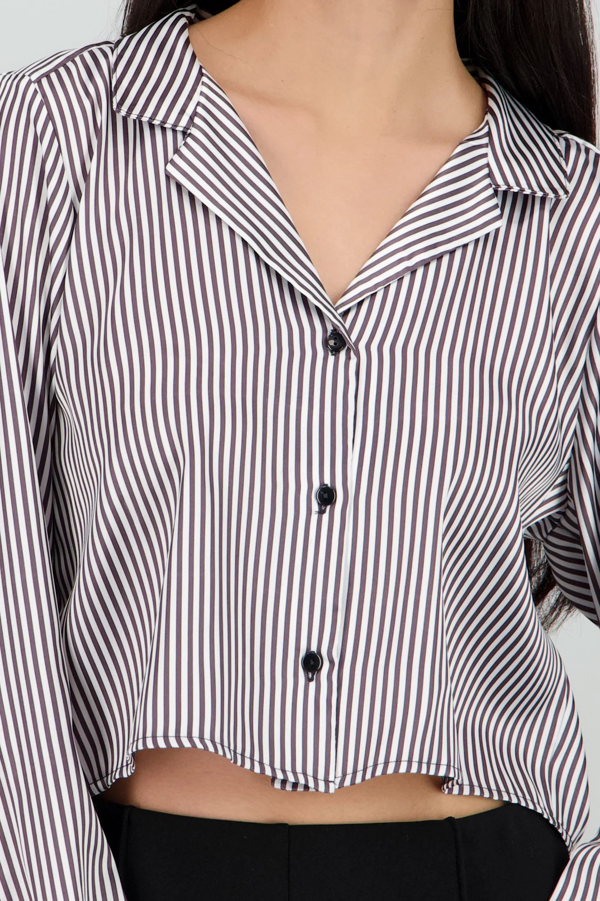 Camisa crop manga larga satinada sold by Shasa product image thumbnail 5