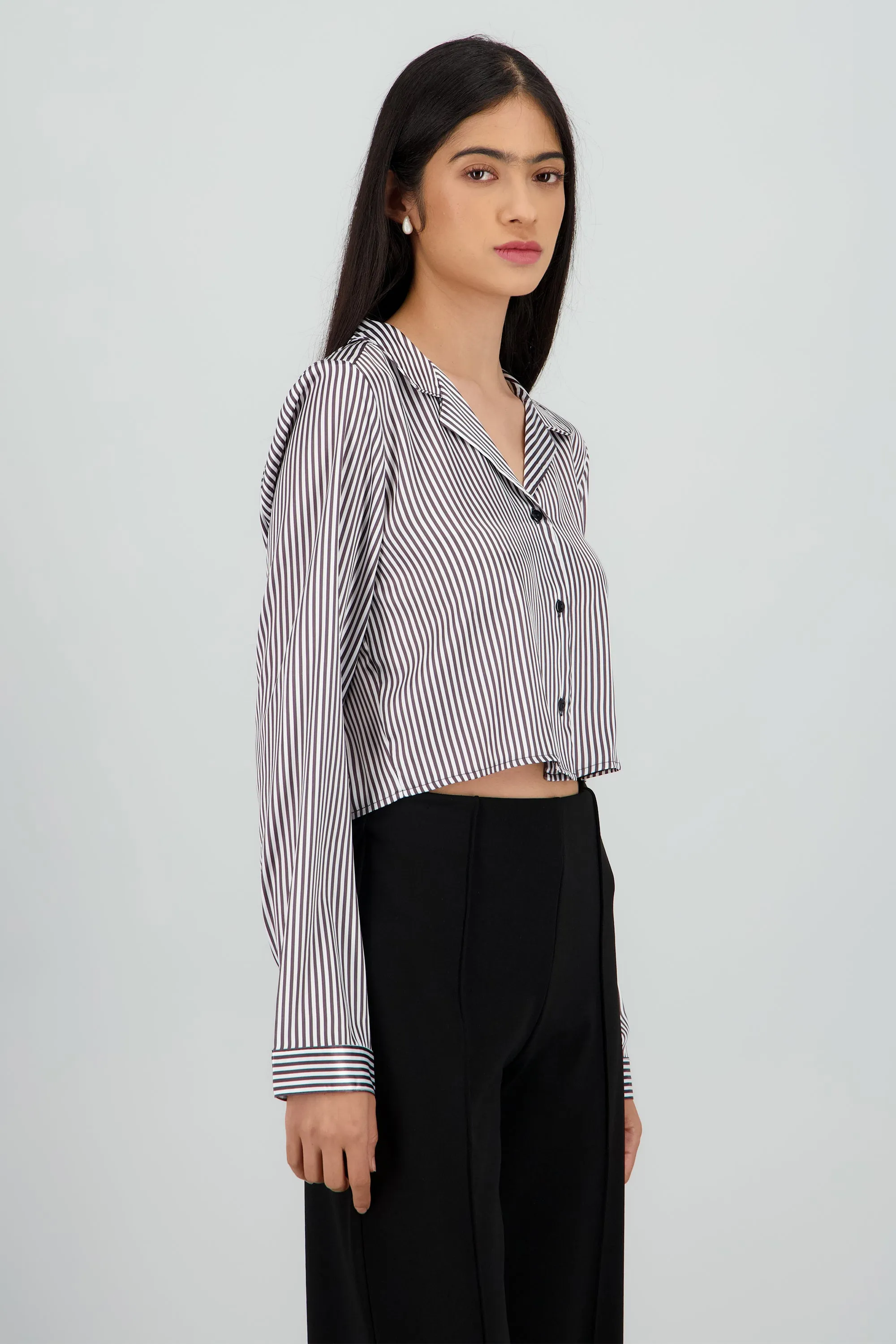 Camisa crop manga larga satinada sold by Shasa product image thumbnail 3