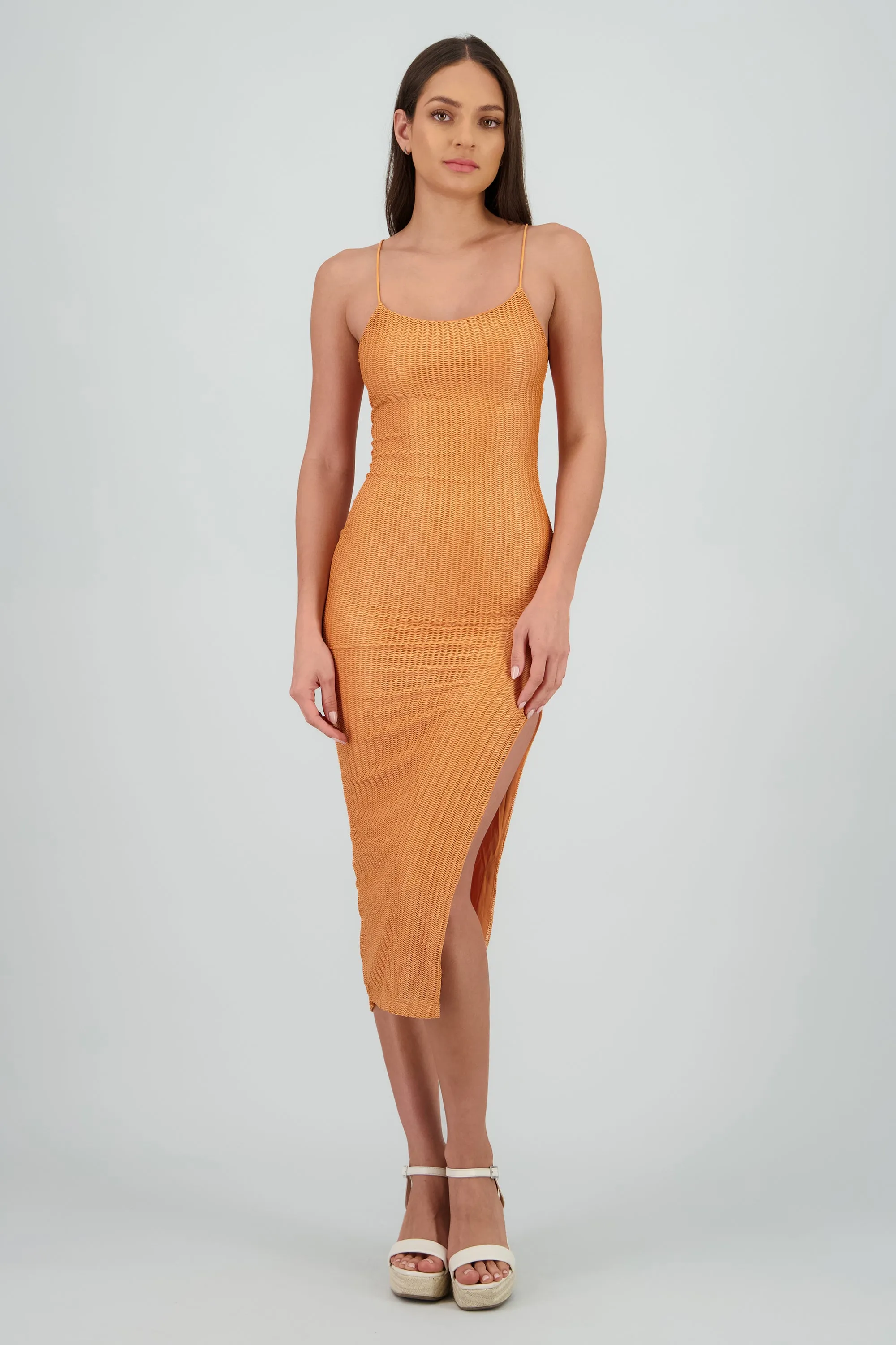 Vestido maxi red textura sold by Shasa