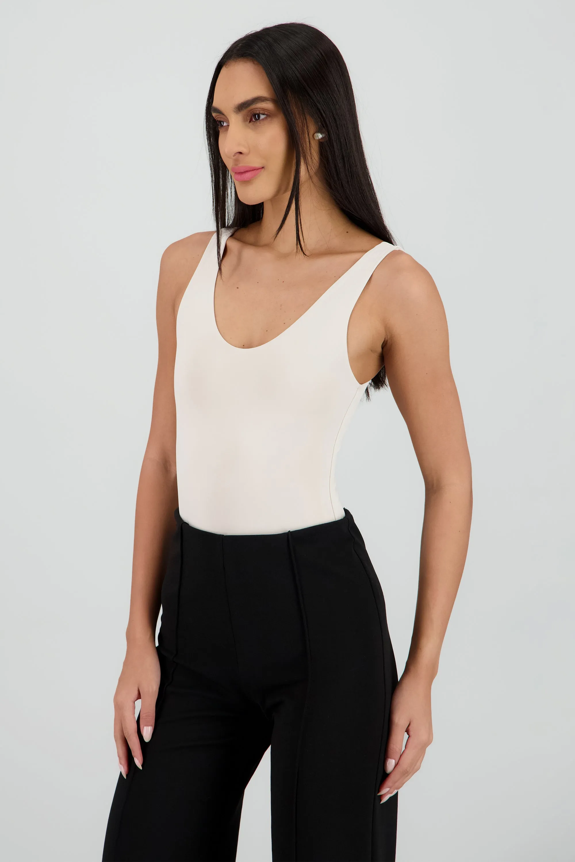 Body escote en V liso sold by Shasa product image thumbnail 3