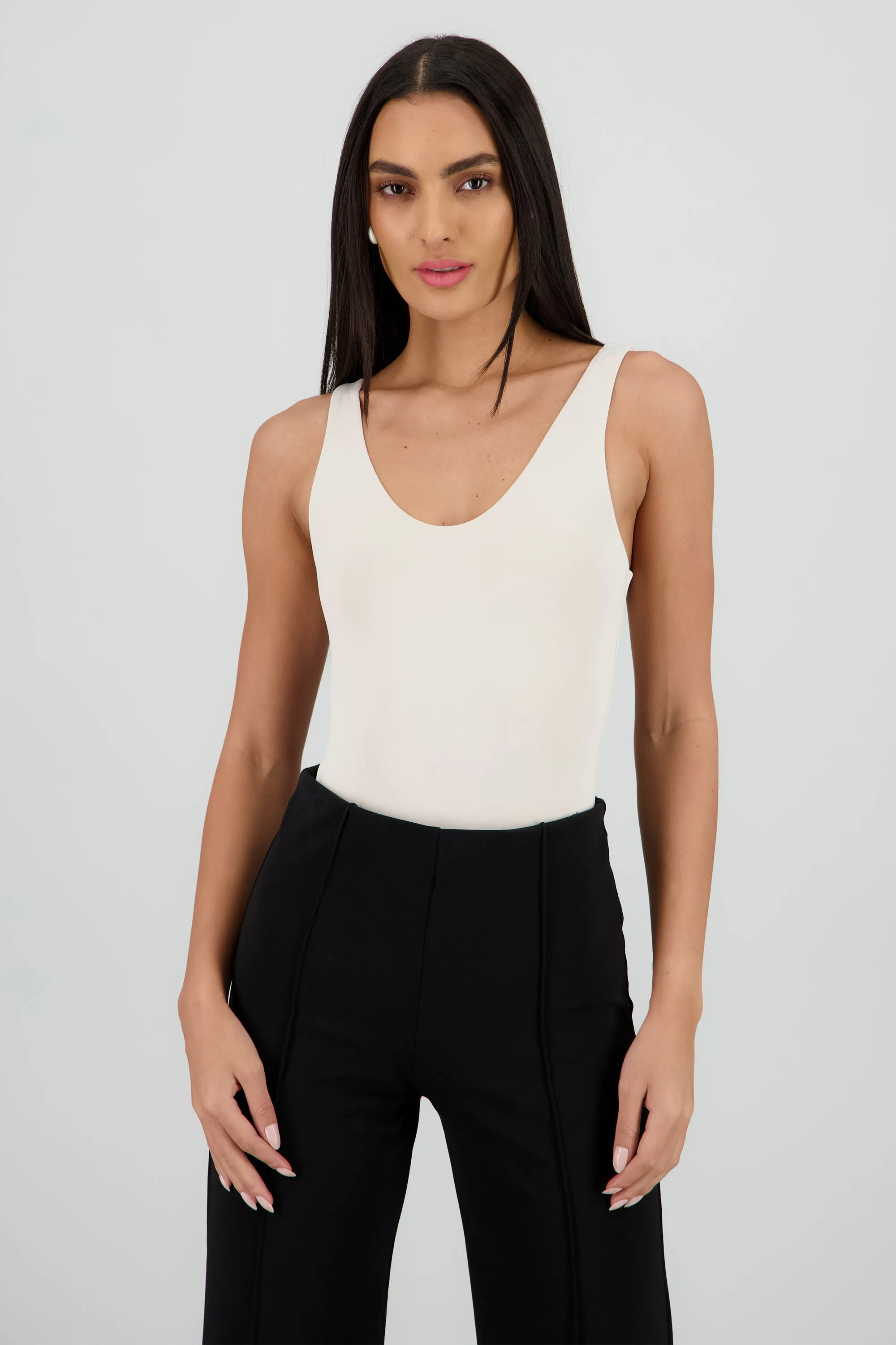 Body escote en V liso sold by Shasa product image thumbnail 2