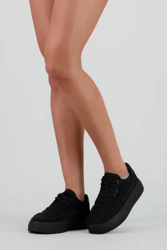 Tenis casual suede plataforma sold by Shasa