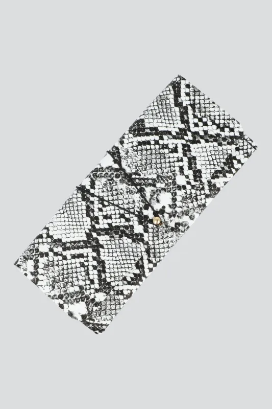 Funda para lentes snake print sold by Shasa