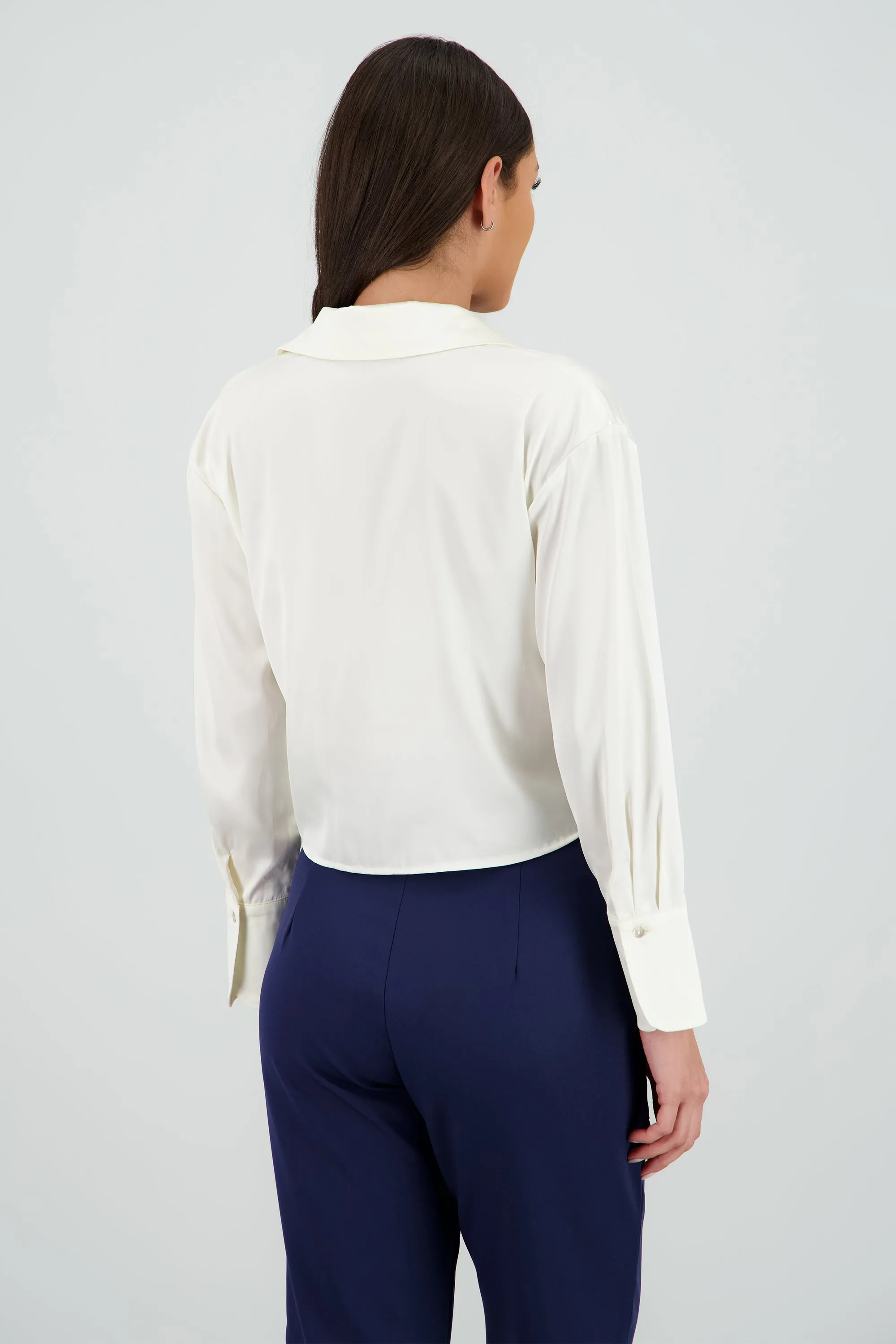 Camisa crop satinada manga larga sold by Shasa product image thumbnail 4