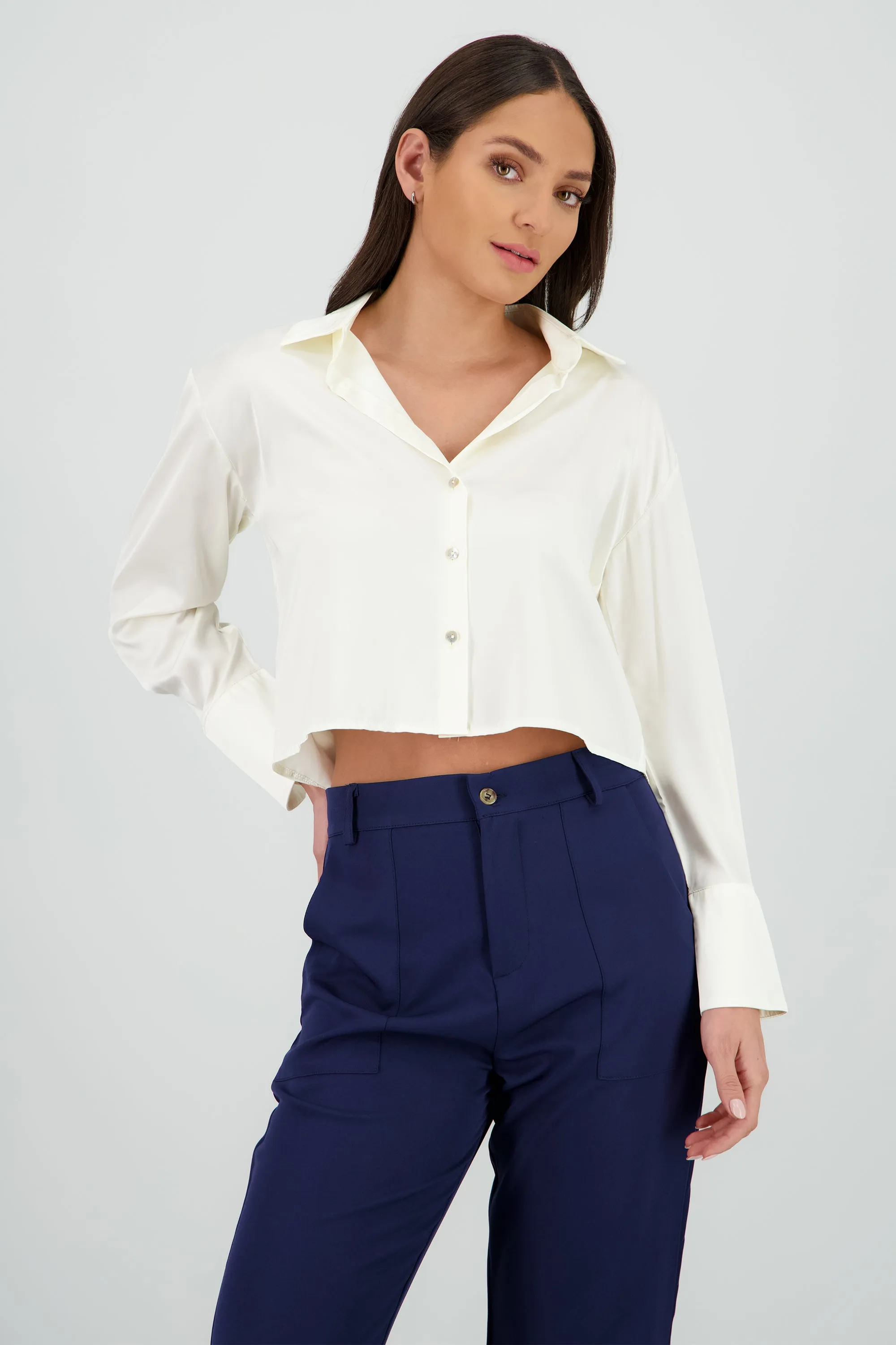 Camisa crop satinada manga larga sold by Shasa product image thumbnail 2
