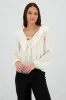 Blusa con escote olanes manga larga sold by Shasa