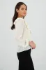 Blusa con escote olanes manga larga sold by Shasa
