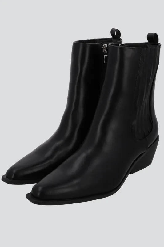 Botin vaquero elasticos sold by Shasa
