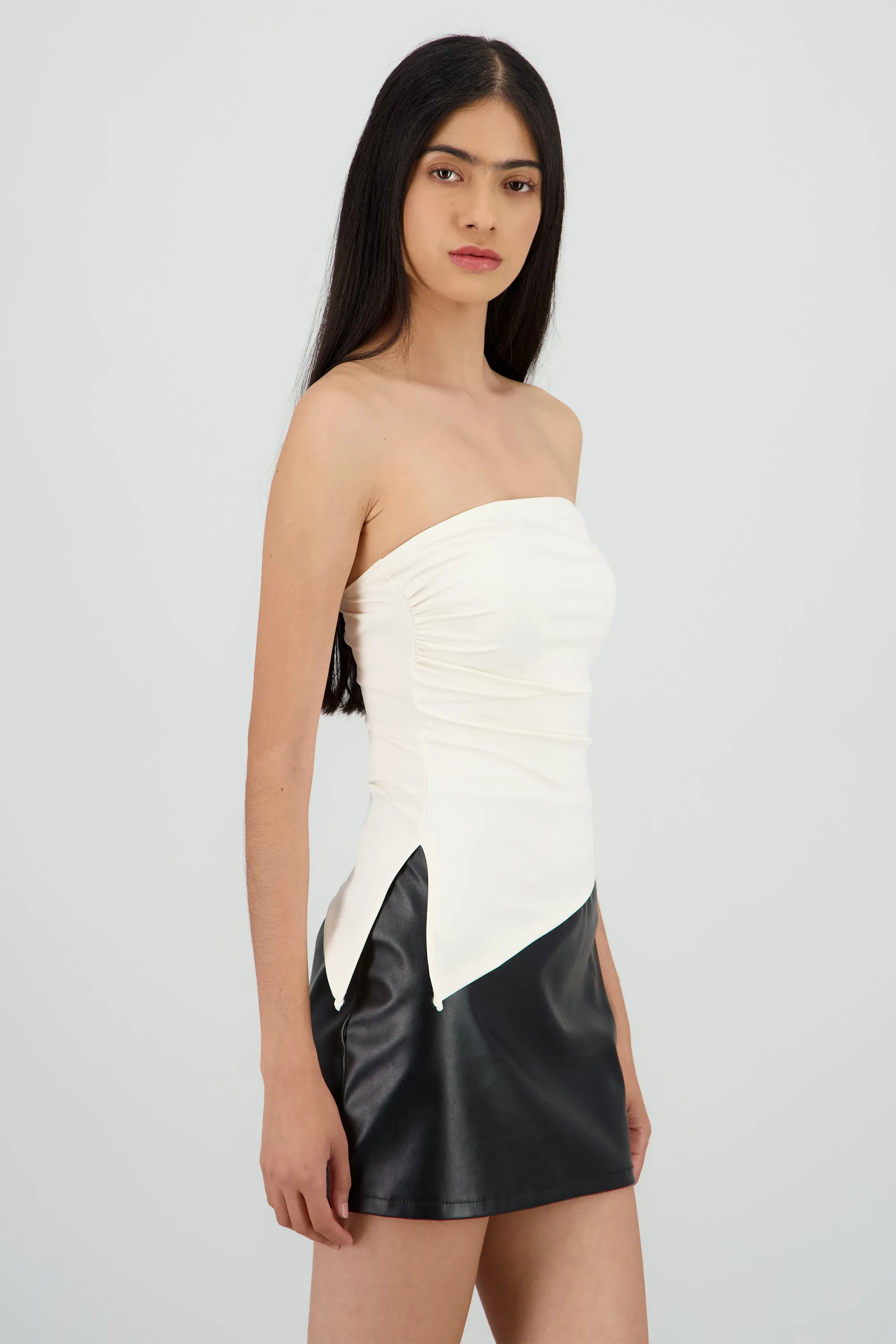 Top asimetrico tubo sold by Shasa product image thumbnail 3