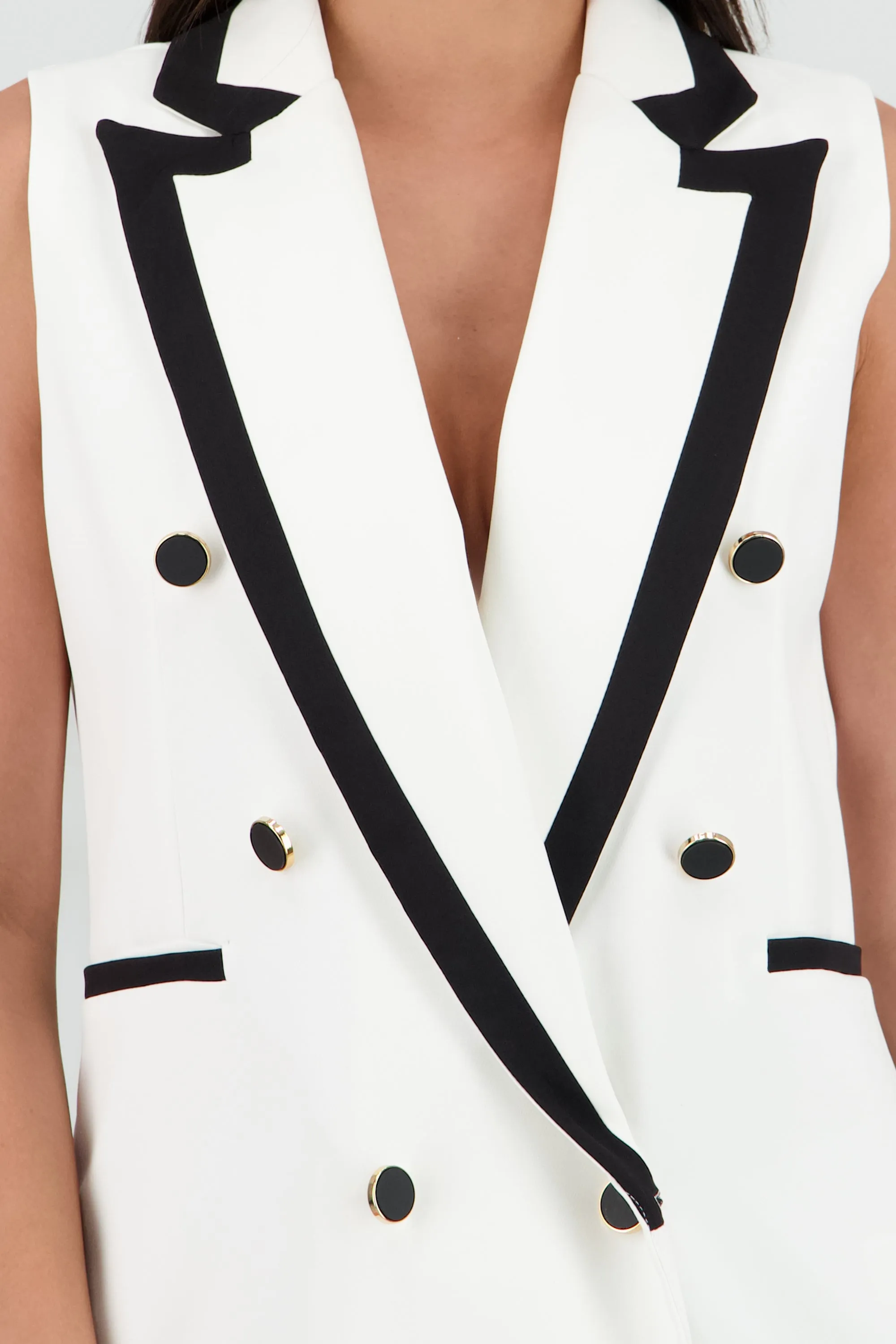 Chaleco oversized detalles en contraste sold by Shasa product image thumbnail 5