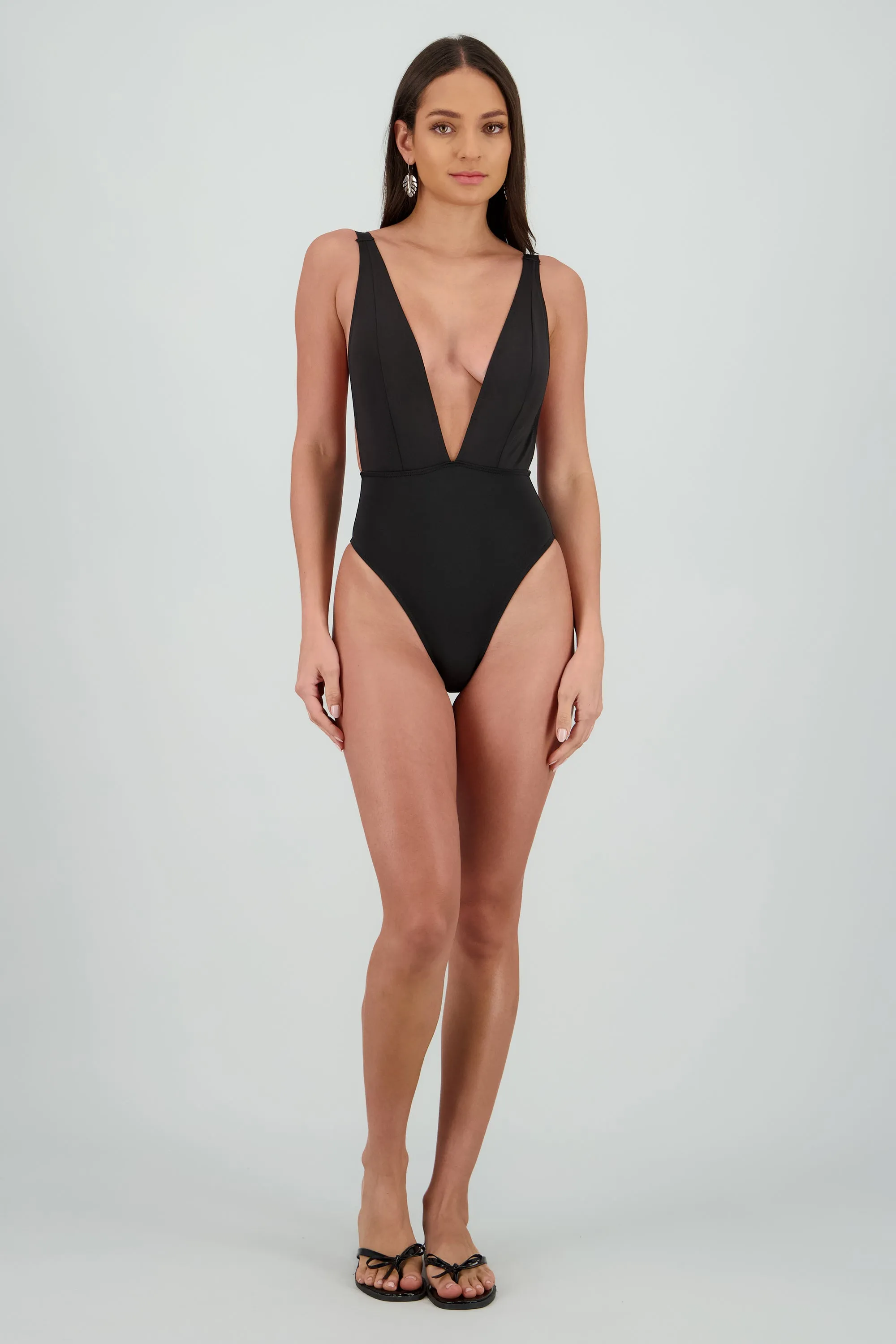 Traje de baño escote con pareo sold by Shasa product image thumbnail 2