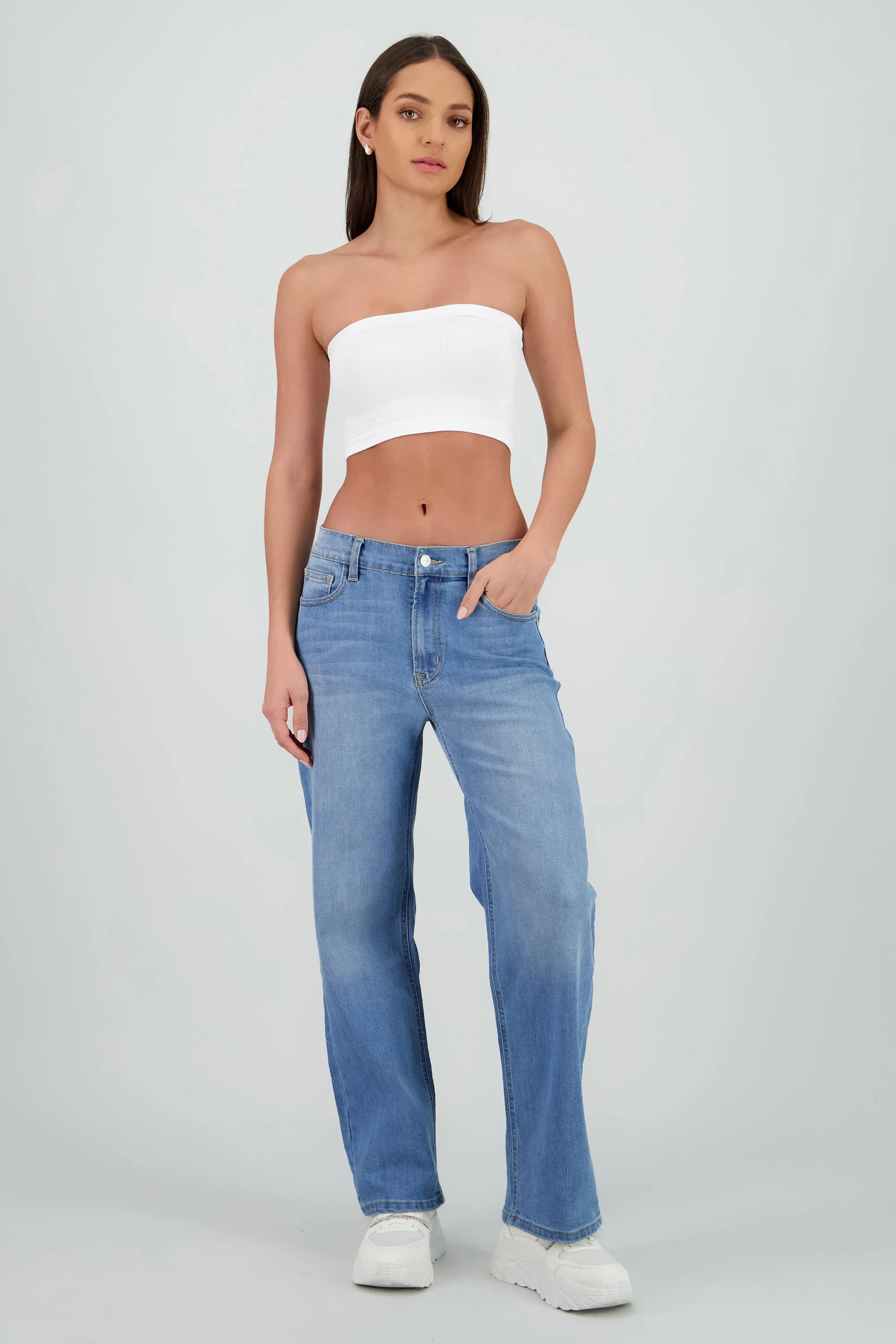 Jeans básicos wide leg sold by Shasa