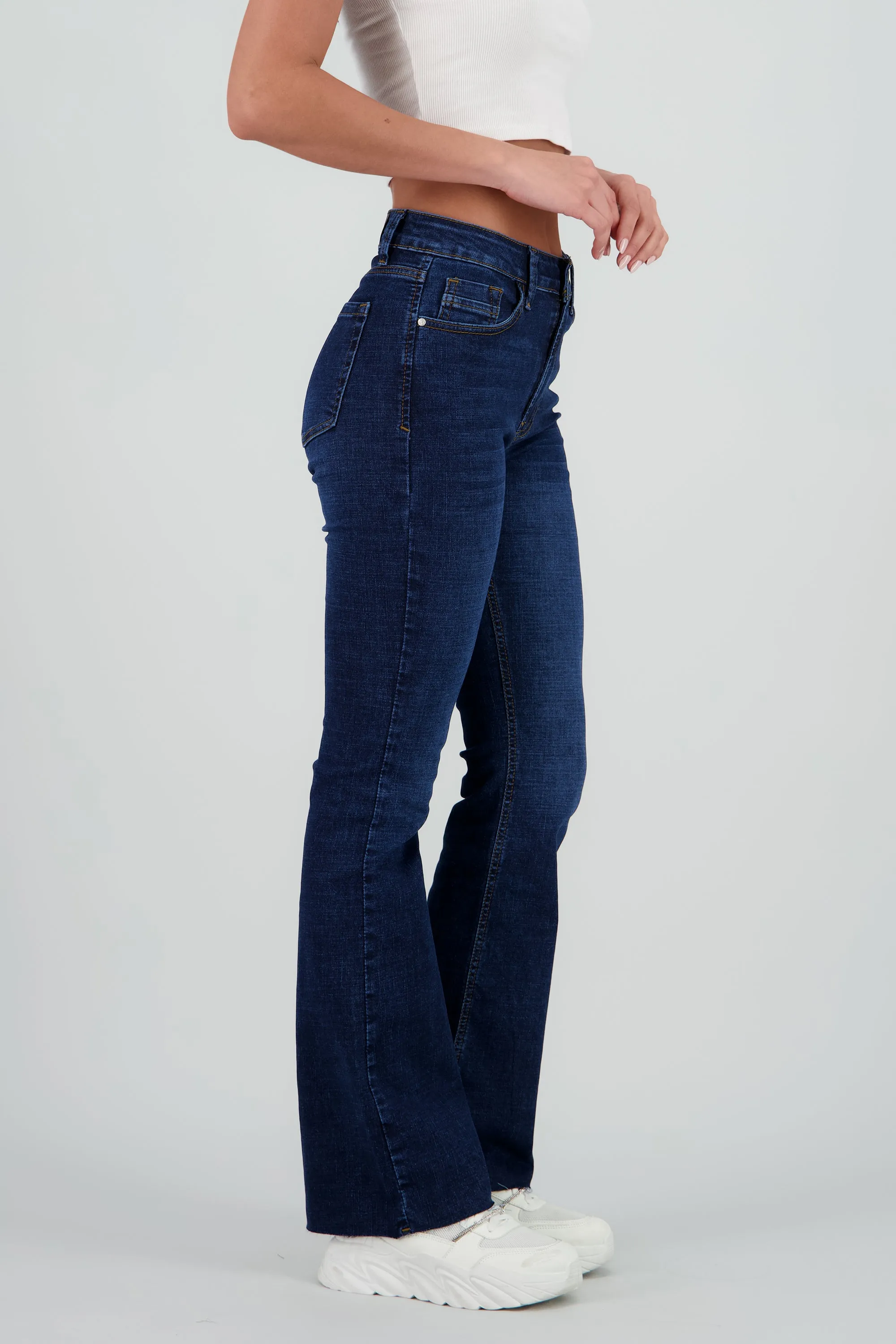 Jeans básicos flare al corte sold by Shasa product image thumbnail 3