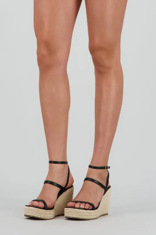 Cuña sencilla pulsera sold by Shasa