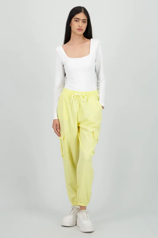 Pantalón Cargo Monocolor Bolsas sold by Shasa