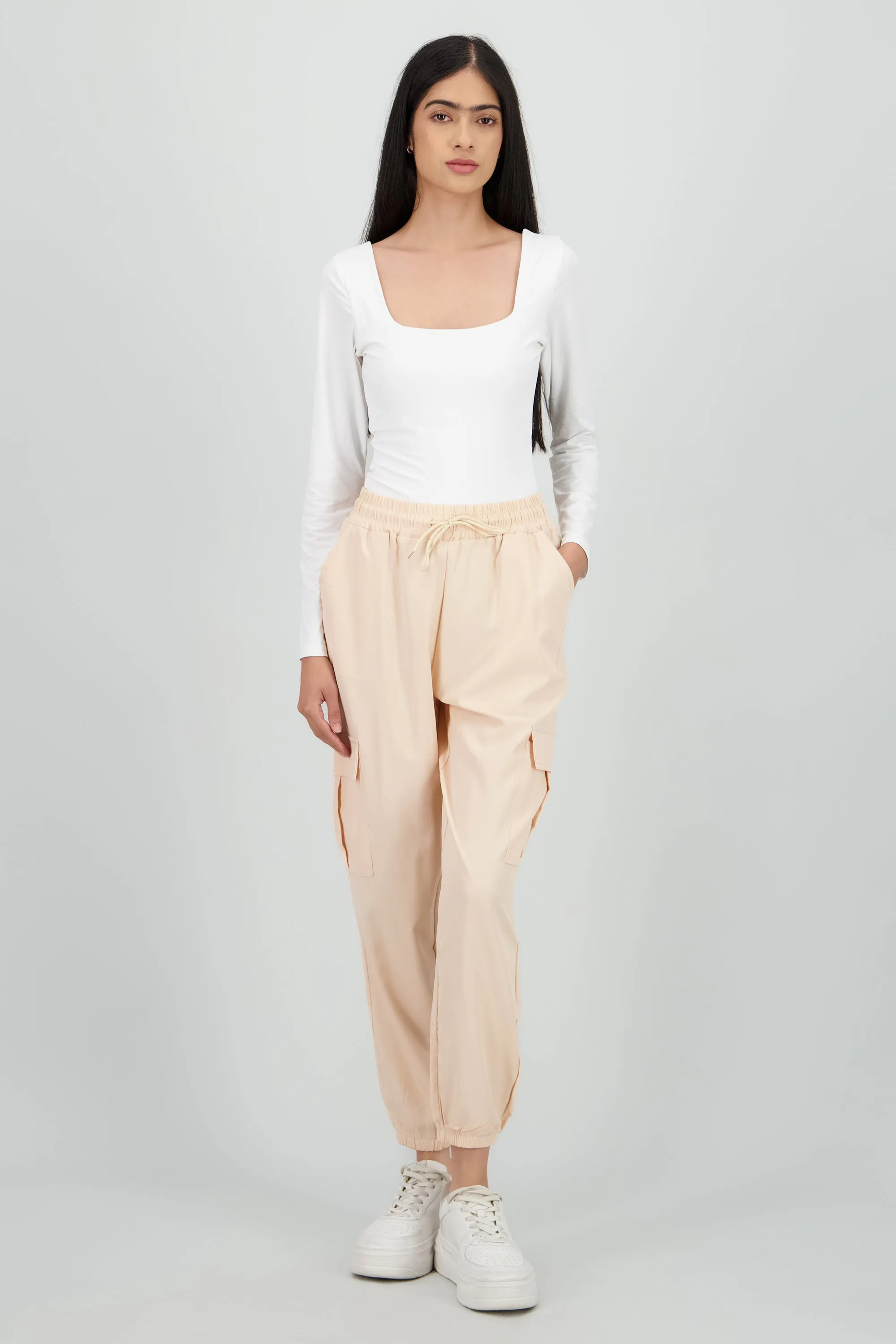 Pantalón Cargo Monocolor Bolsas sold by Shasa