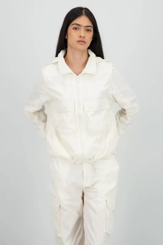 Chamarra ligera detalle bolsas cargo sold by Shasa