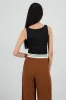Top sin mangas pliegues al costado sold by Shasa