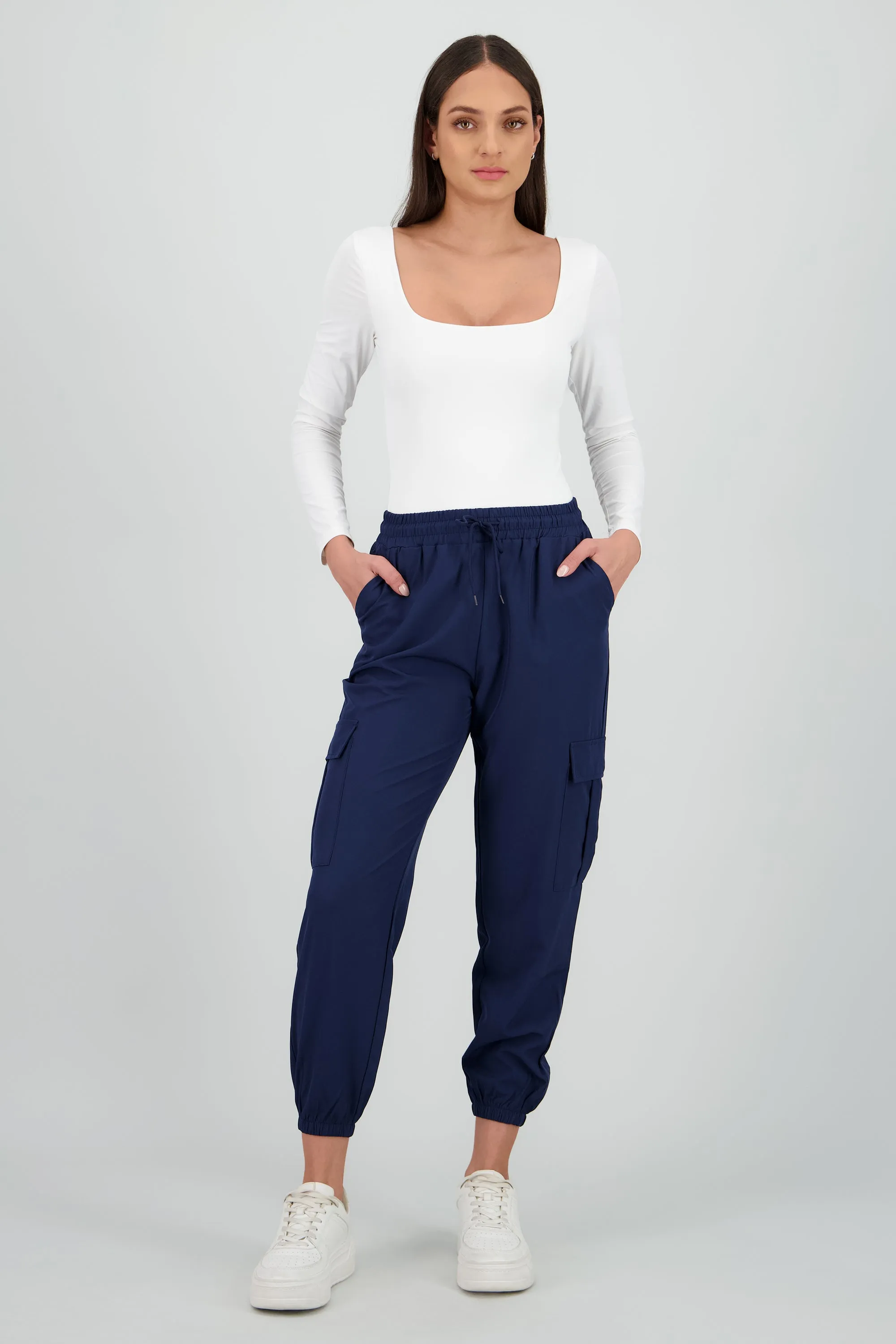 Pantalón Cargo Monocolor Bolsas sold by Shasa