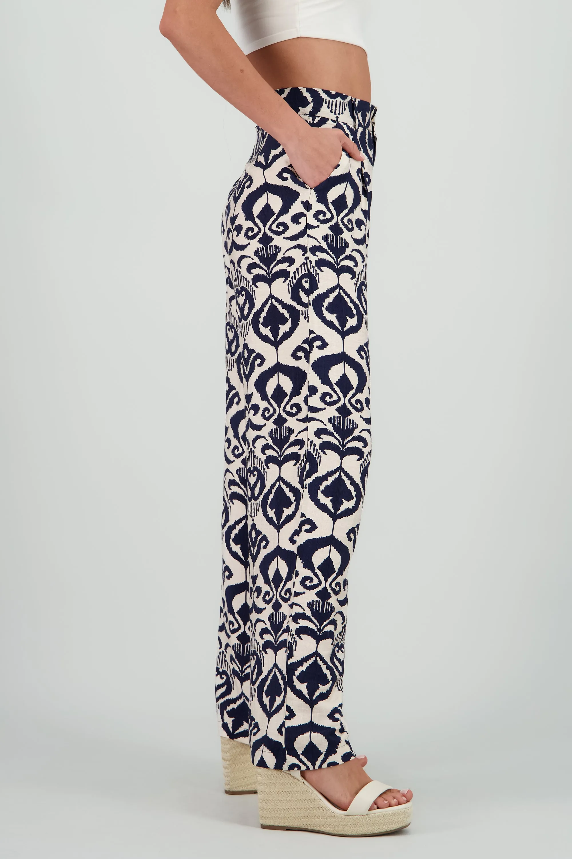 Pantalon con estampado y pinzas sold by Shasa product image thumbnail 4