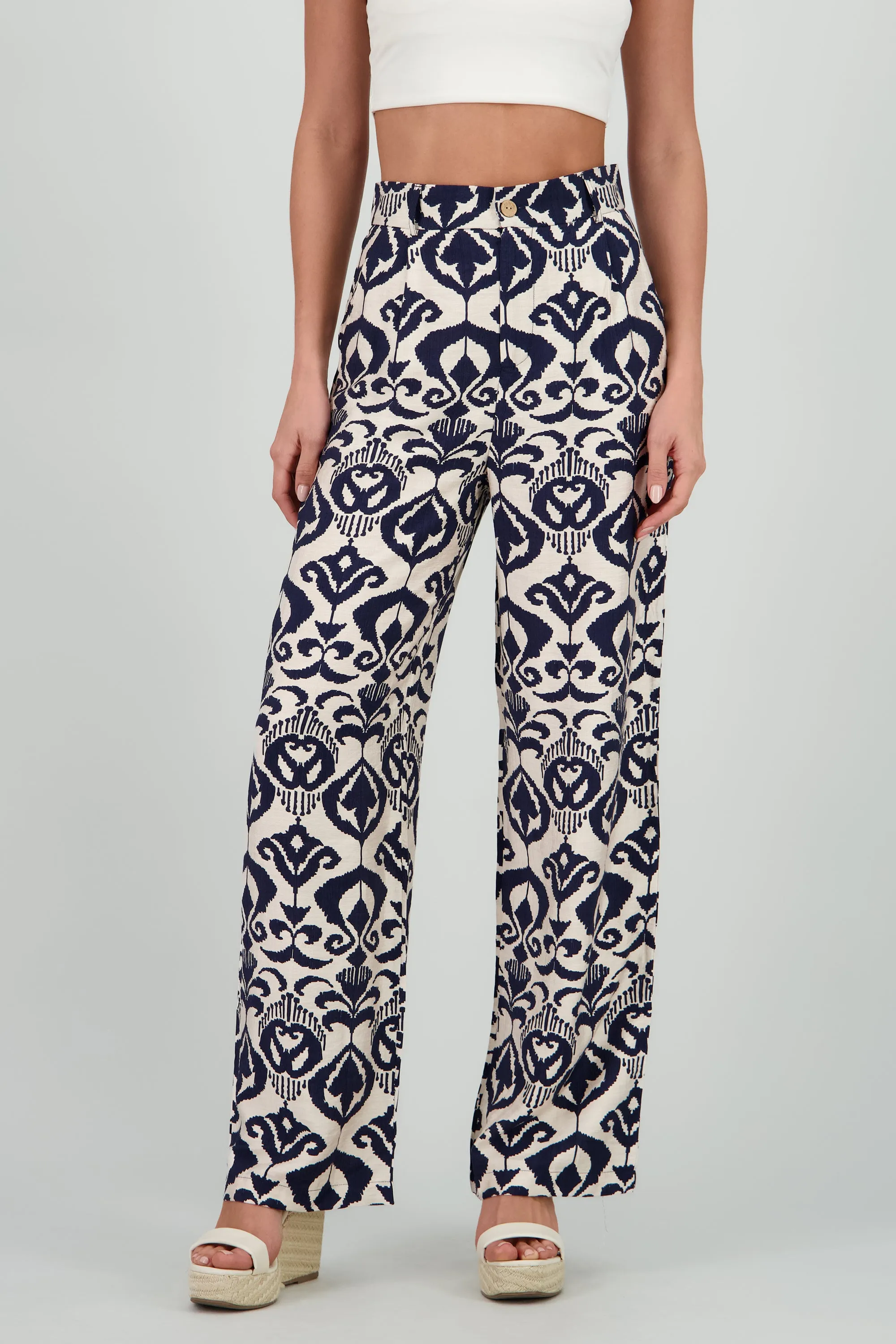 Pantalon con estampado y pinzas sold by Shasa product image thumbnail 2