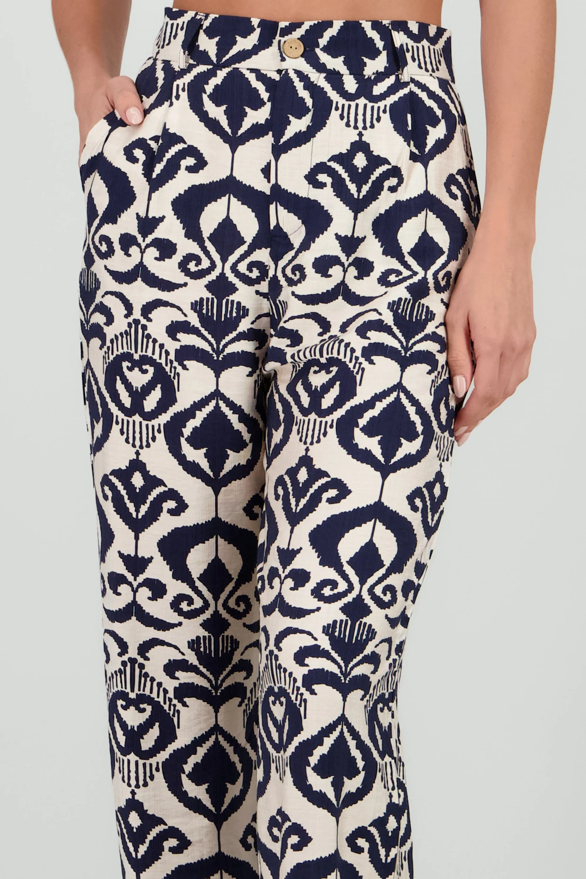 Pantalon con estampado y pinzas sold by Shasa product image thumbnail 5