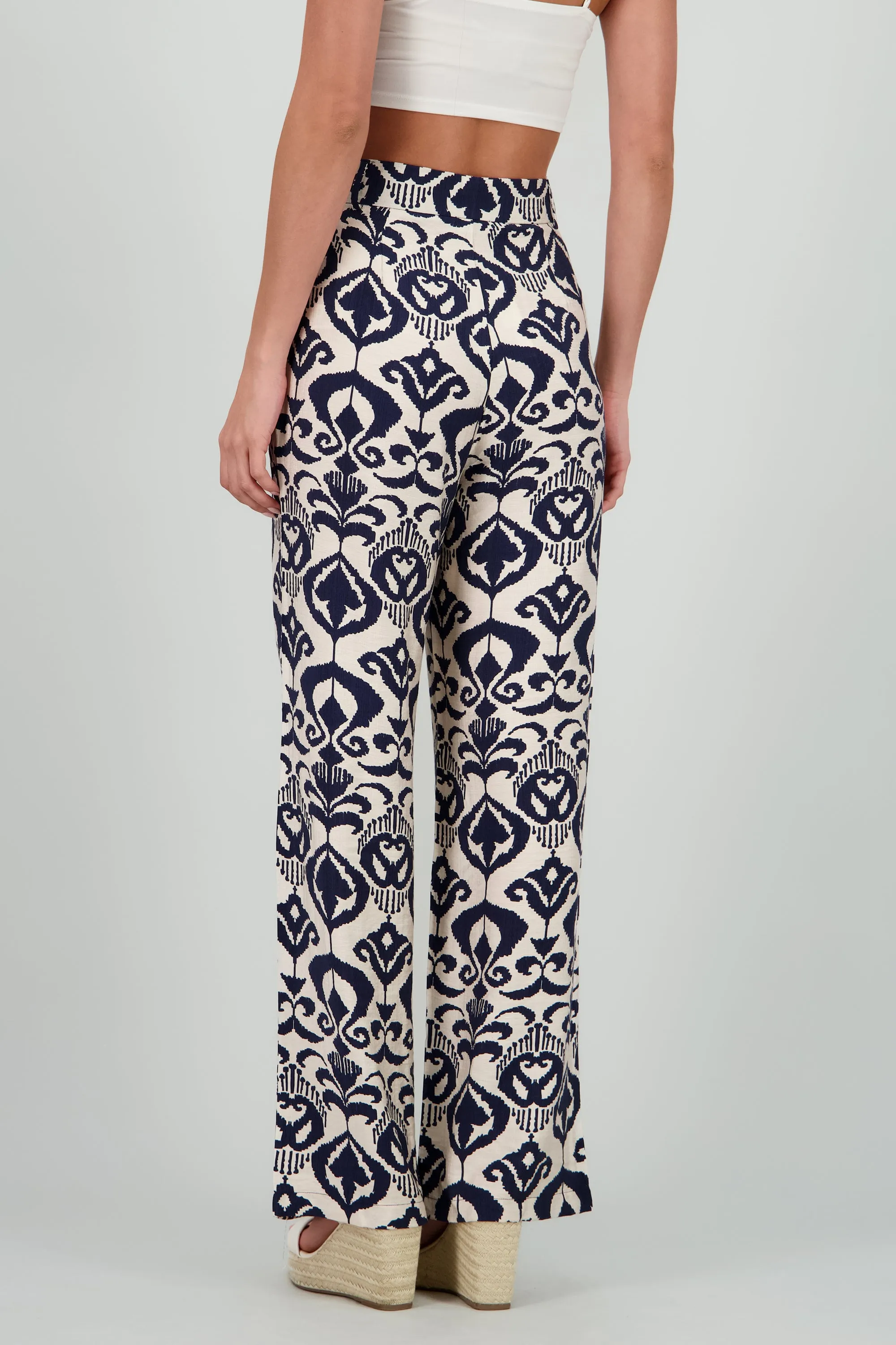 Pantalon con estampado y pinzas sold by Shasa product image thumbnail 3