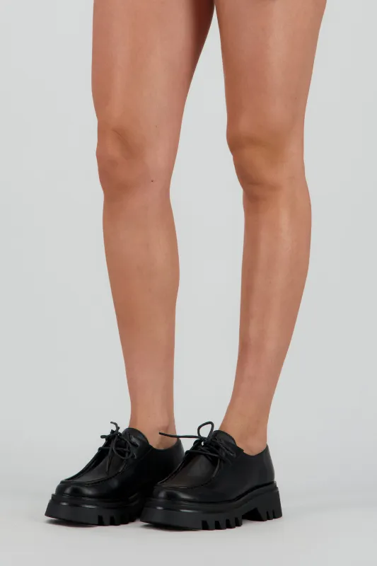 Loafer chunky agujetas sold by Shasa