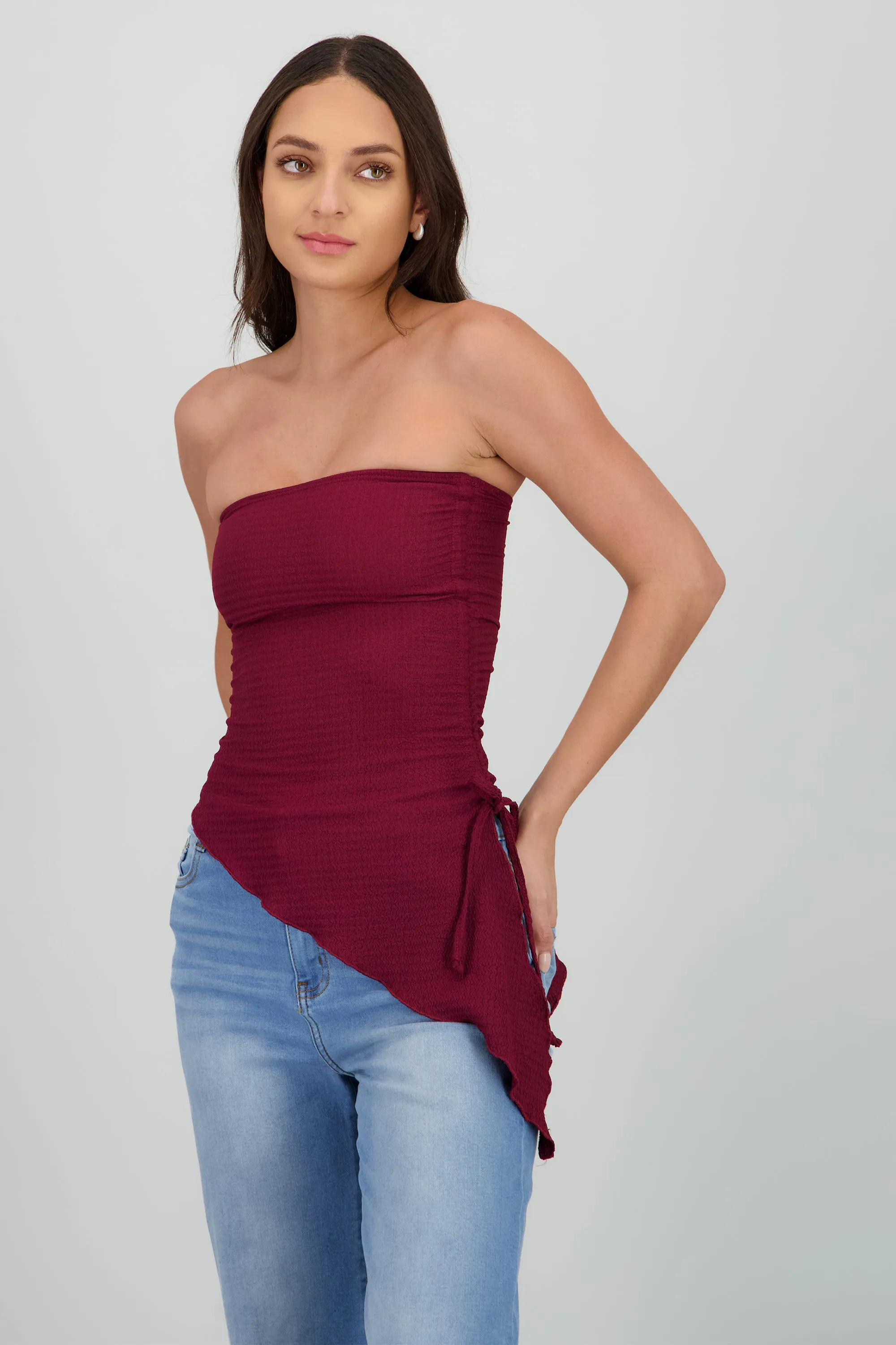 Top asimetrico textura sold by Shasa