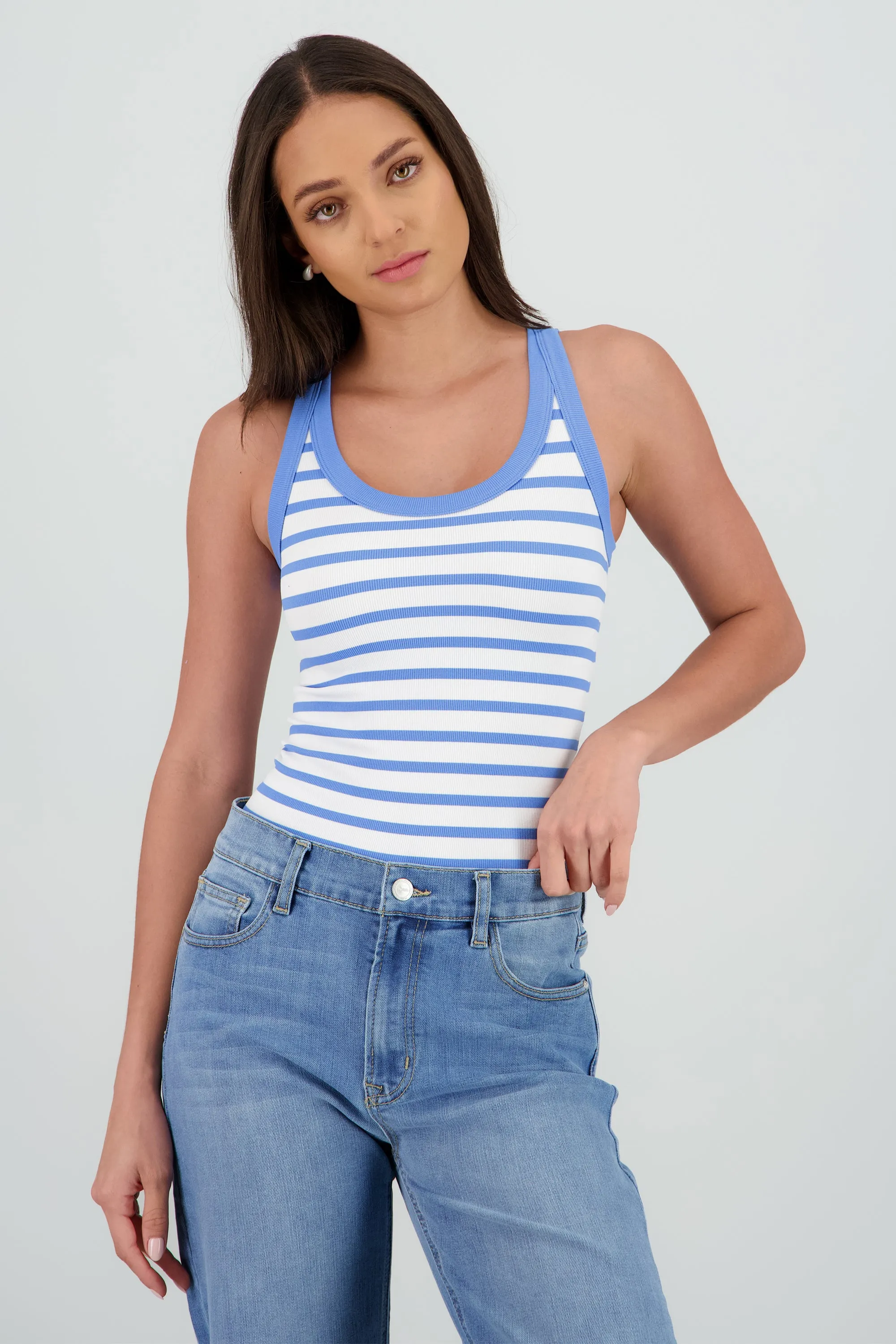 Top sin mangas rayas seamless sold by Shasa