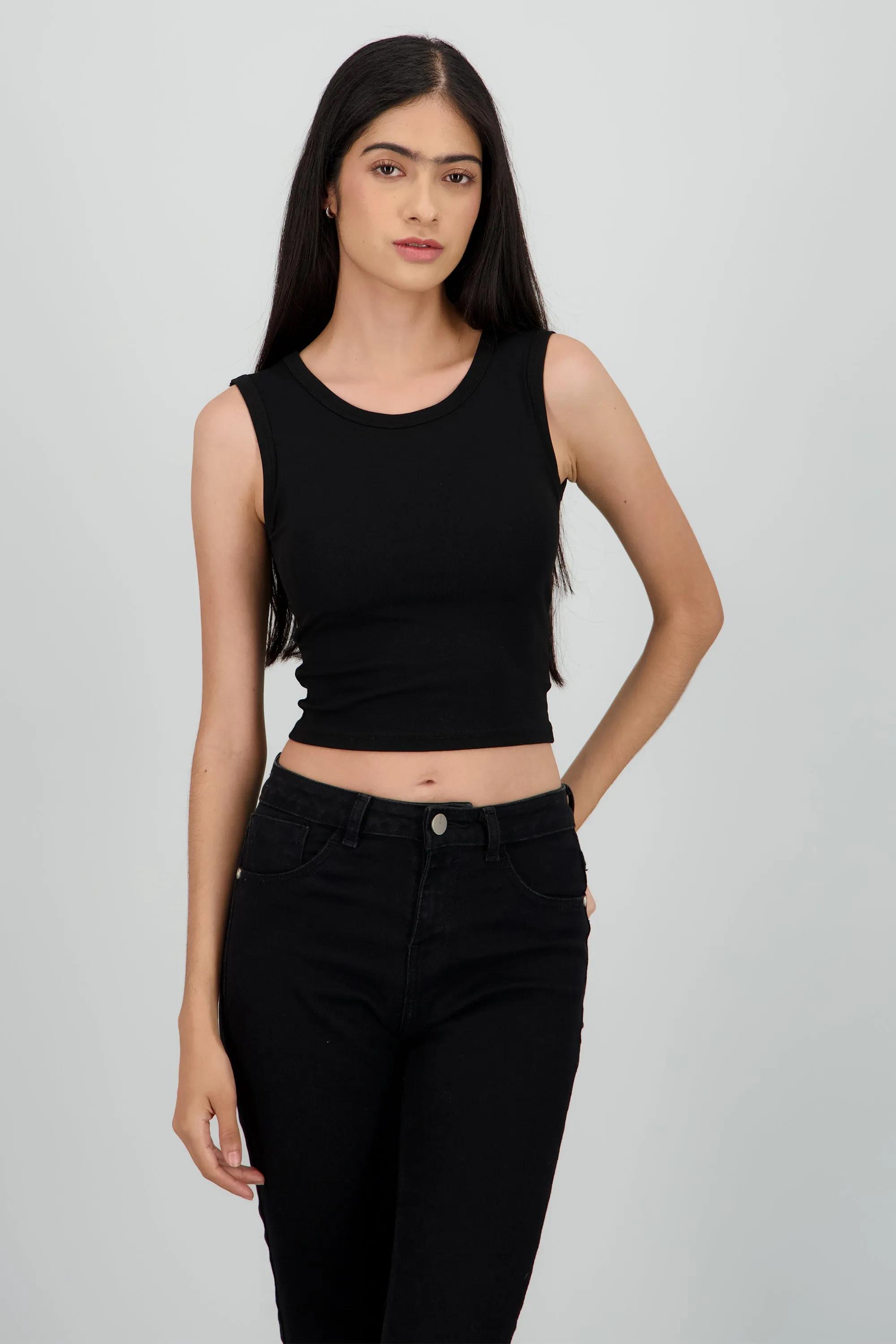 Tank top lisa con copas sold by Shasa